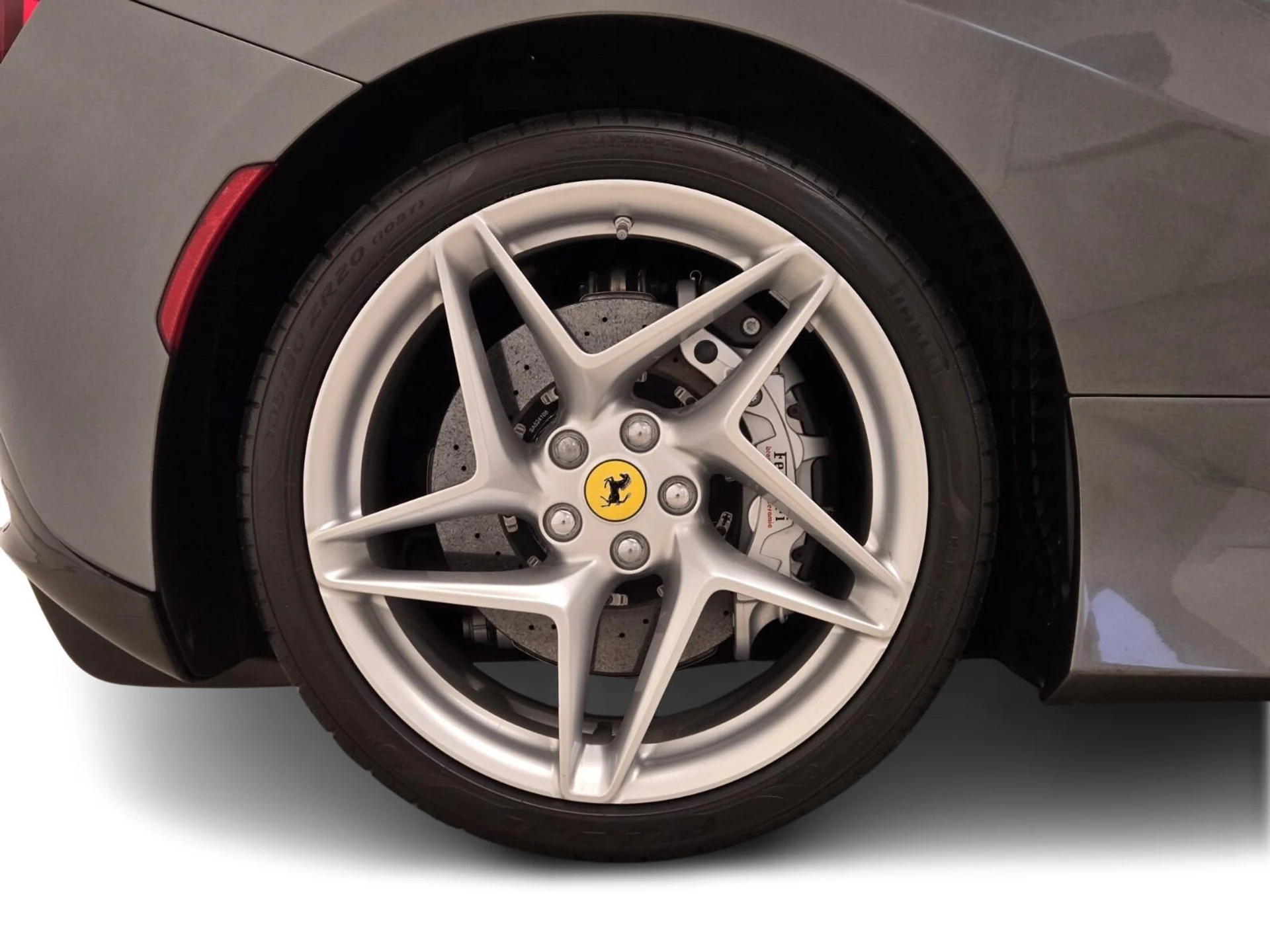 mph006_3515958624_Used_2020_Ferrari_F8_Tributo_1758782131_12887c1379
