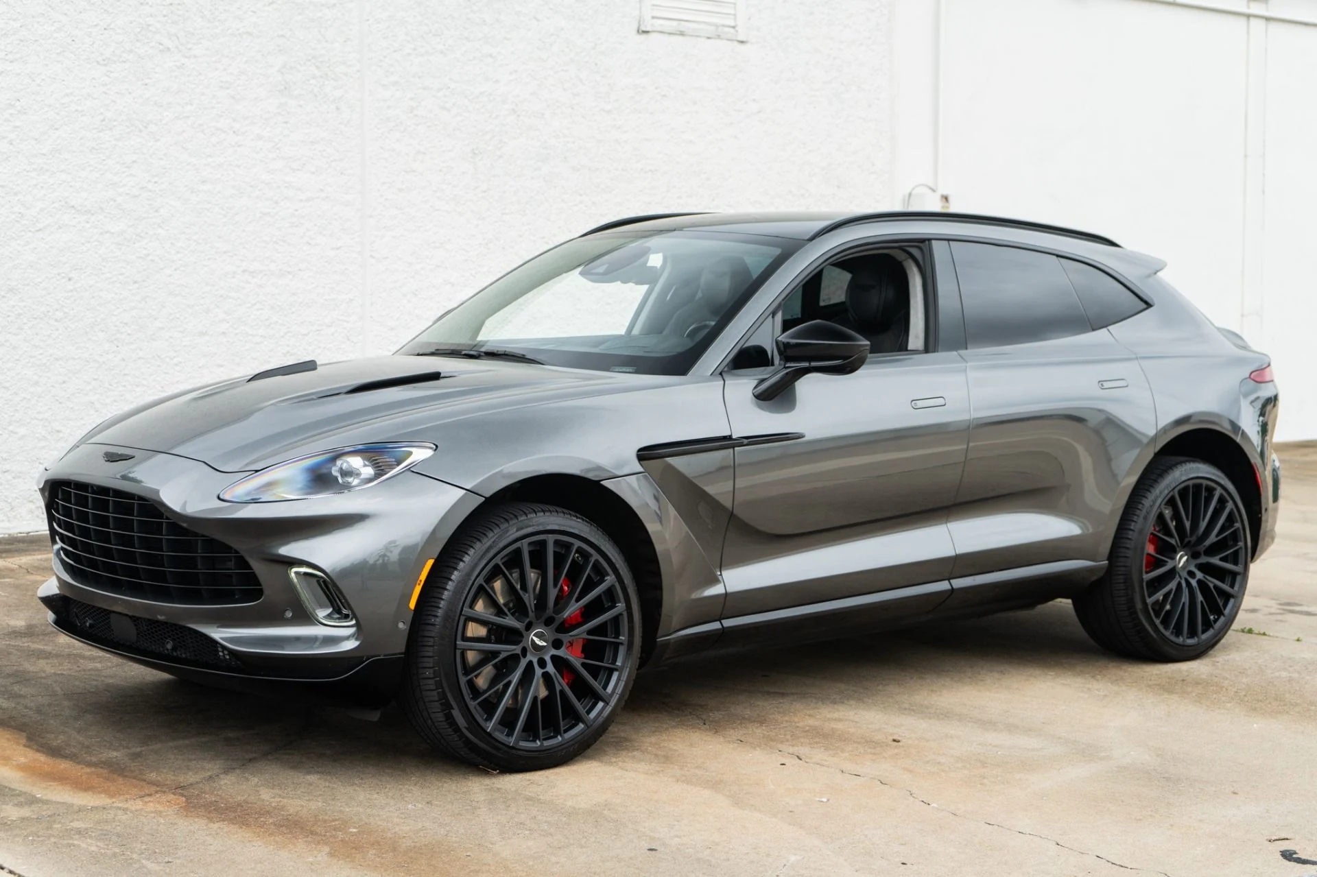 mph006_3521447806_Used_2021_Aston_Martin_DBX_1777485060_4bc18d1854