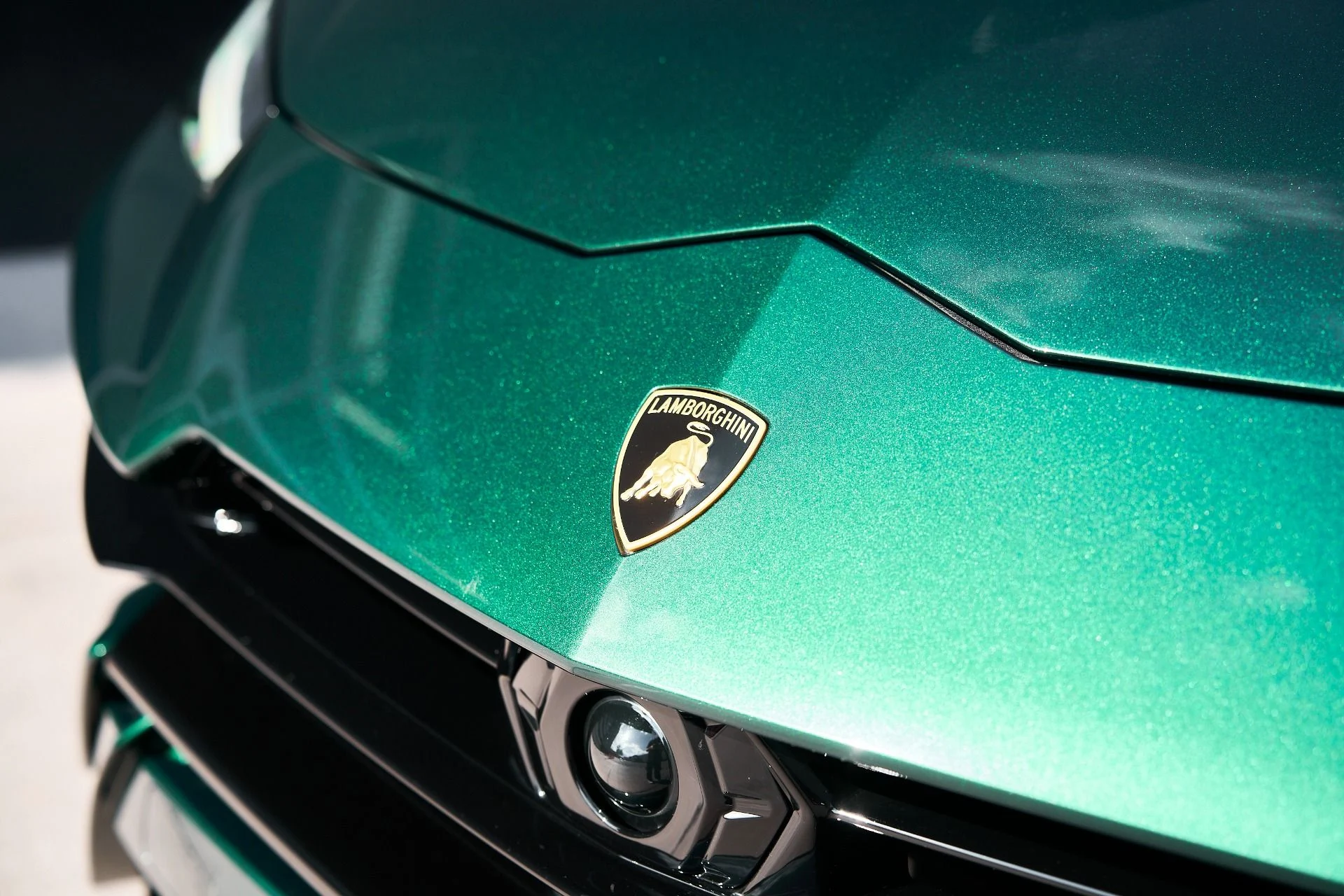 mph006_3527236521_Used_2024_Lamborghini_Urus_S_1749338249_0e98d58b1b