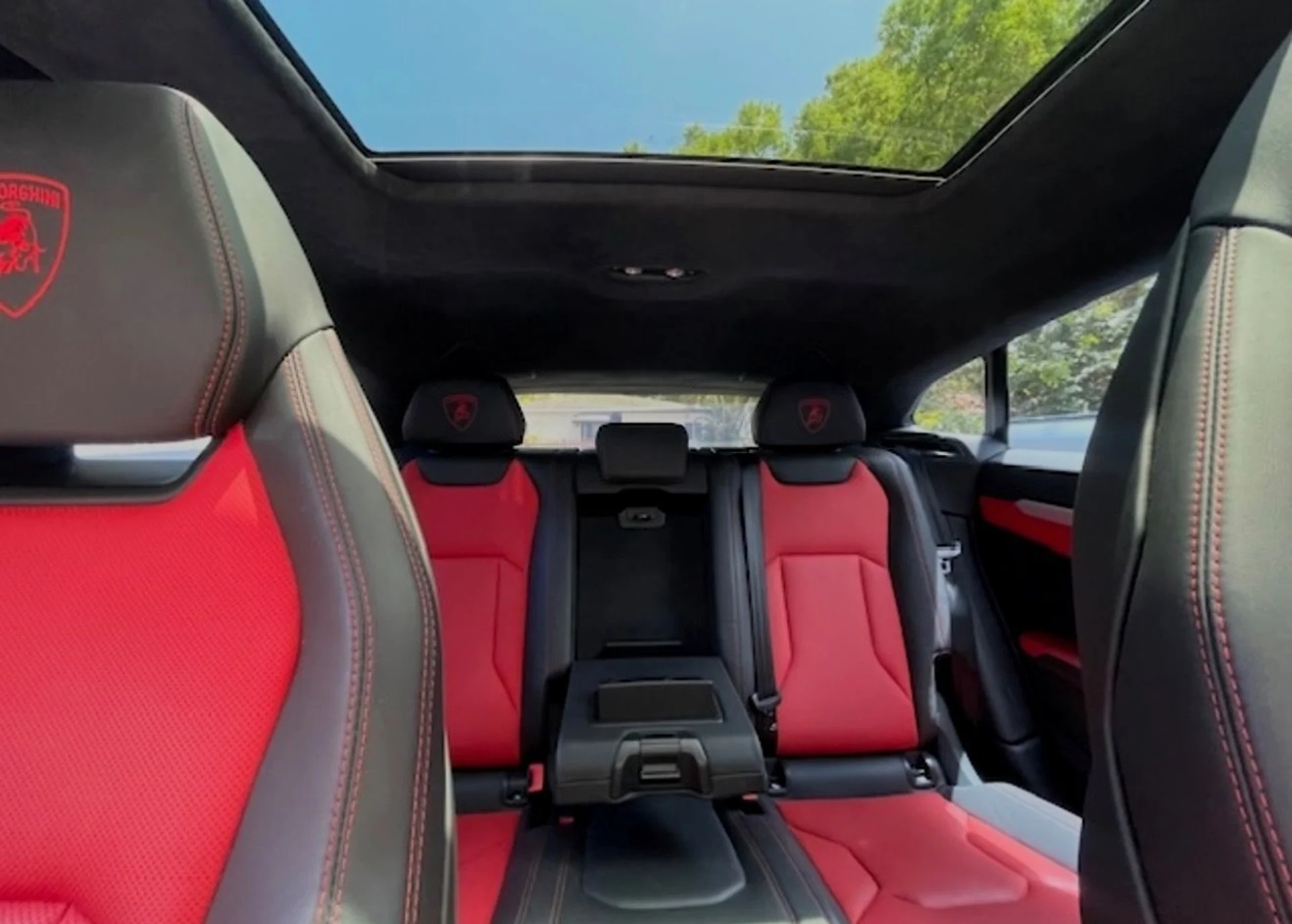 mph006_3531437223_Used_2020_Lamborghini_Urus_1754419410_e39f9606ad