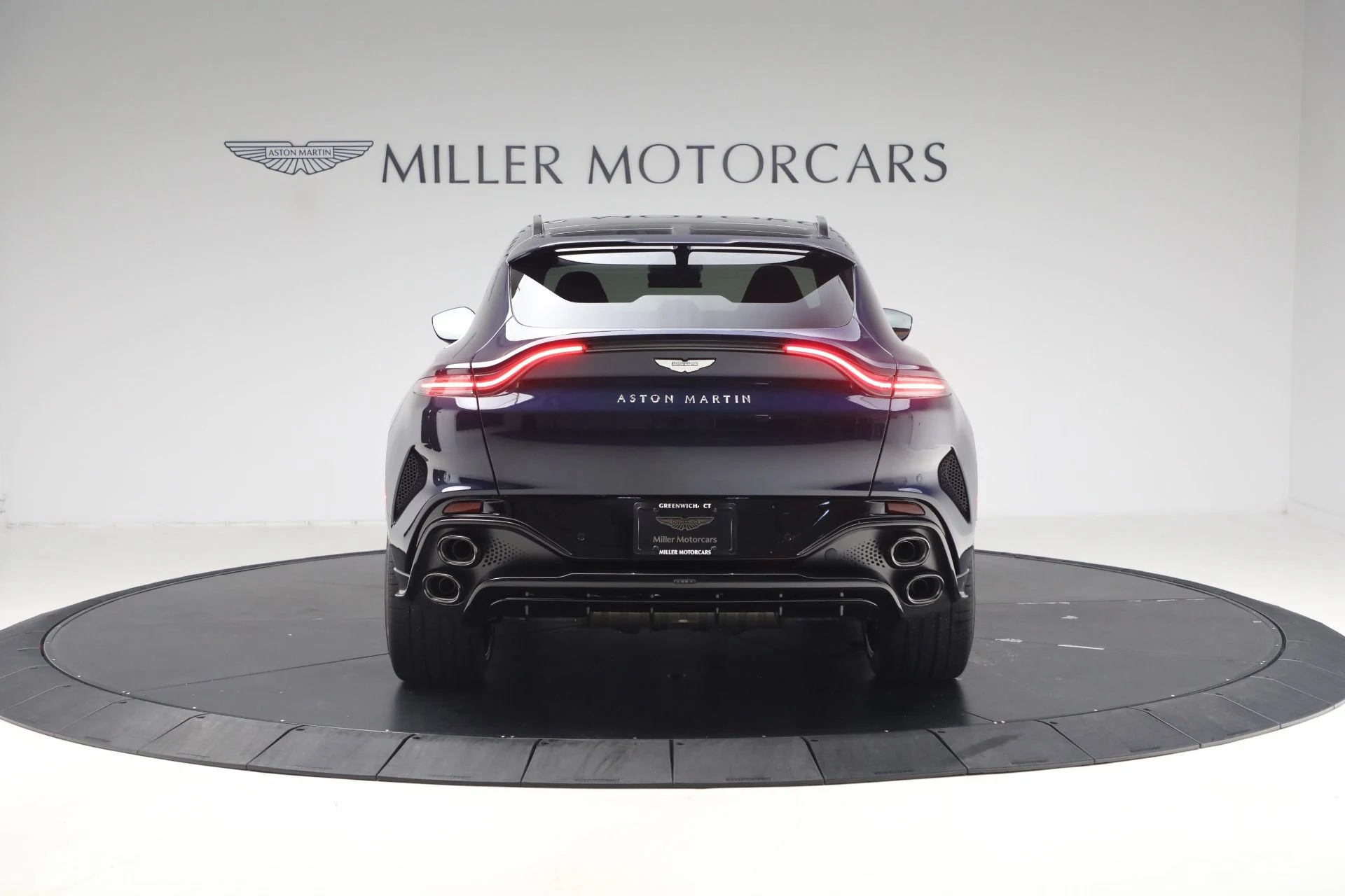 mph006_3539752244_New_2026_Aston_Martin_DBX_S_1792514608_1d2fce3272