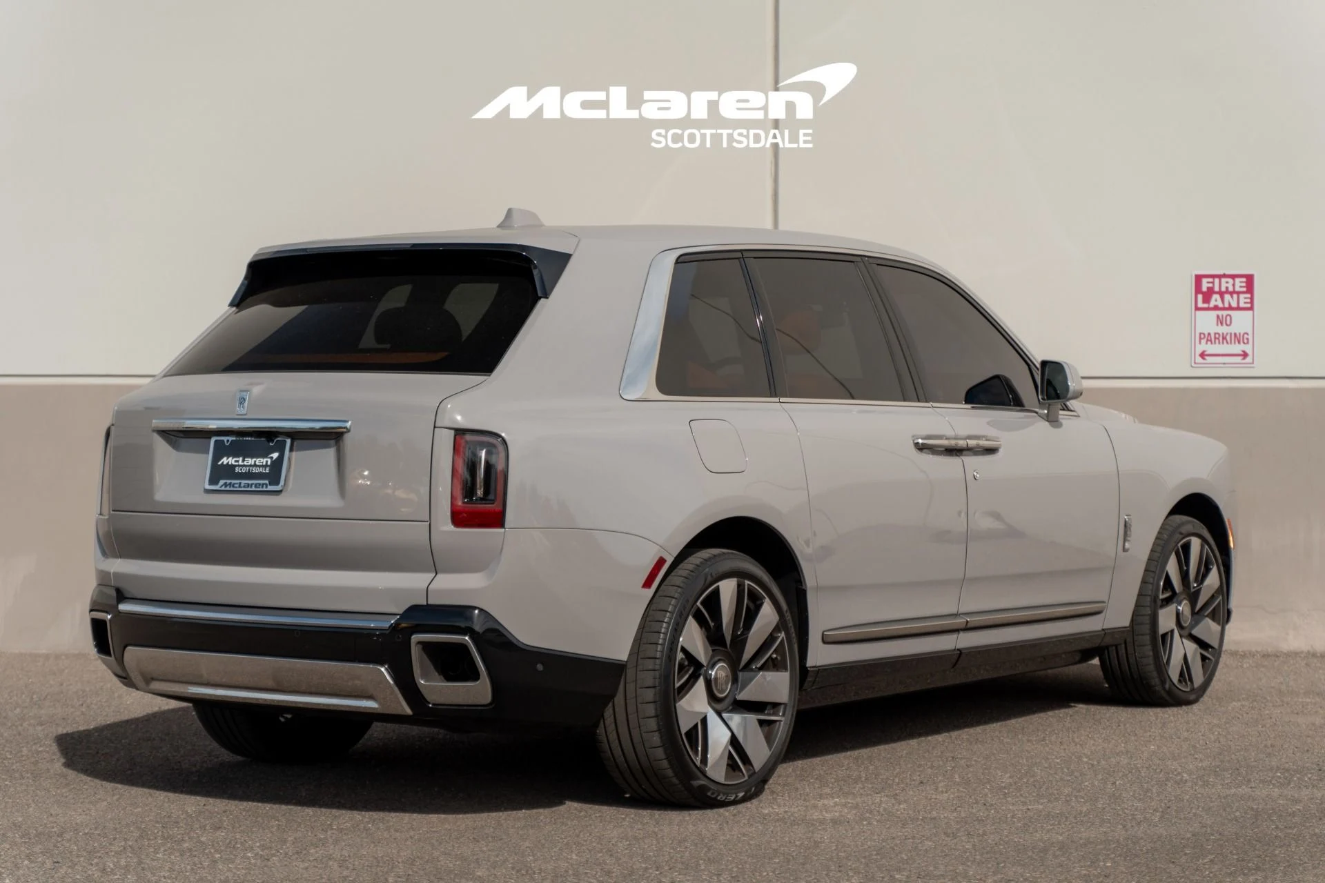 mph006_3565164852_Used_2025_Rolls_Royce_CULLINAN_1762551251_1a11b0e6f1