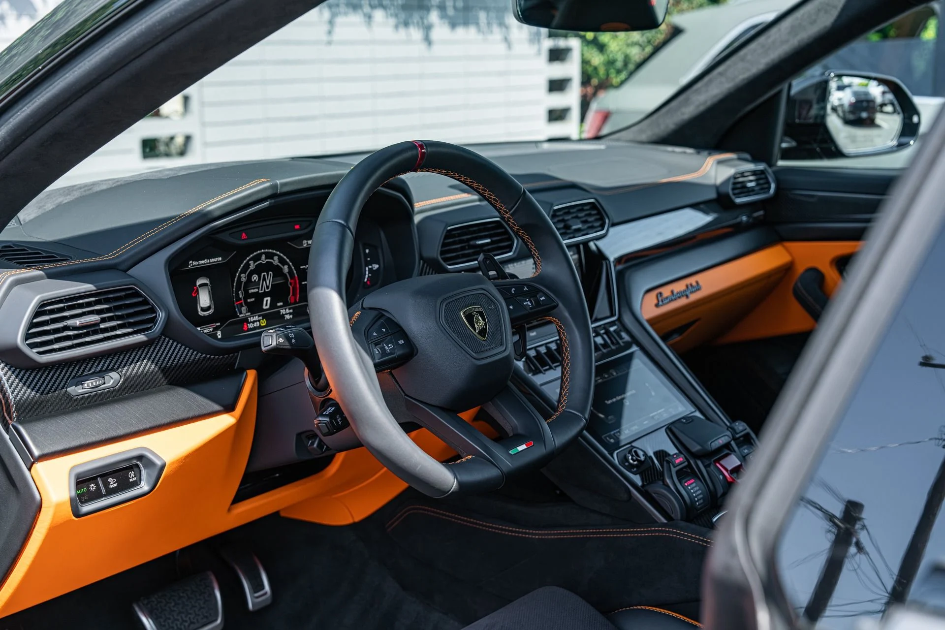 mph006_3567522546_Used_2024_Lamborghini_Urus_S_1755026162_d9f41be9f7