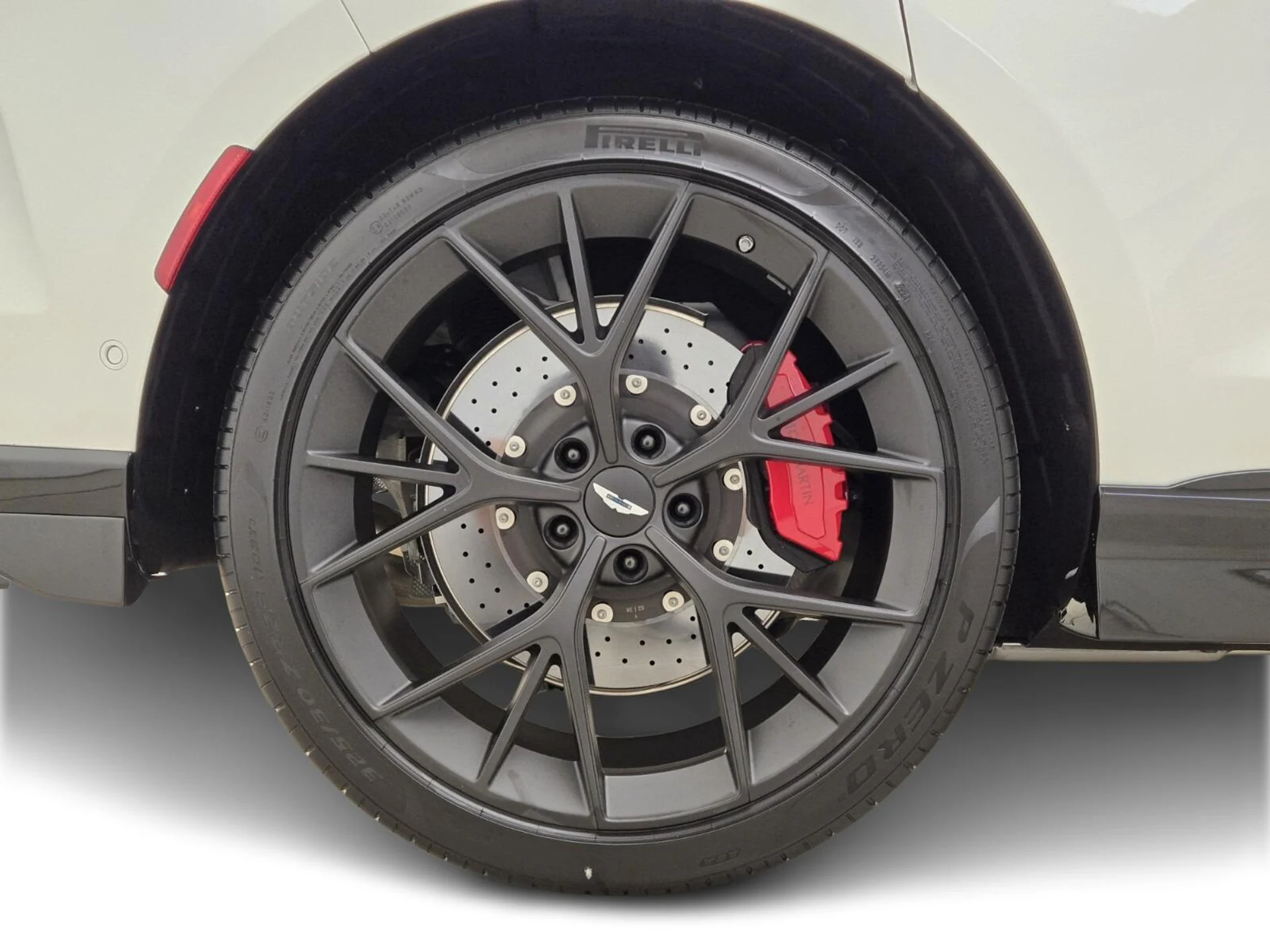 mph006_357348097_Used_2025_Aston_Martin_DBX_707_1762583622_28b7850e86