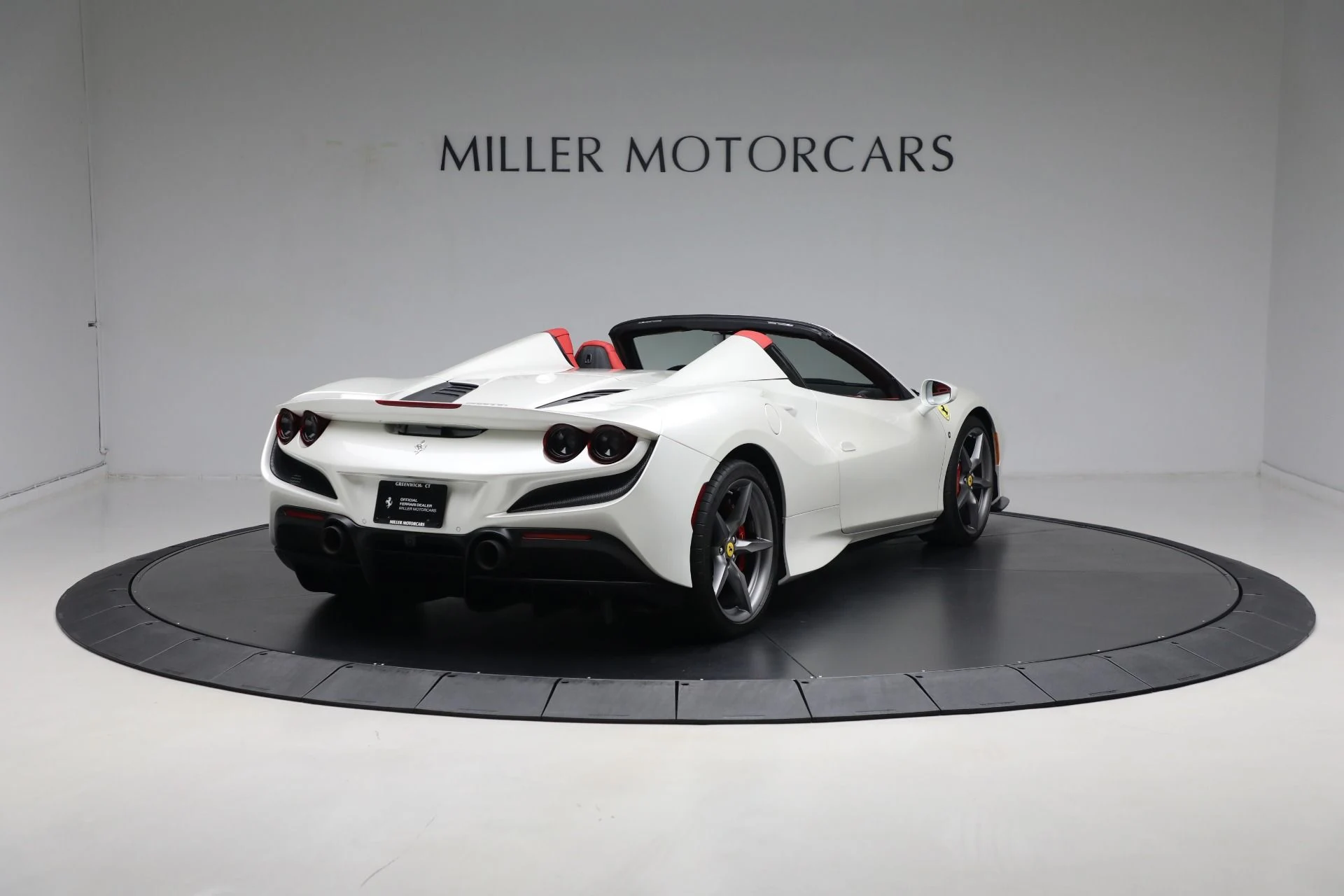 mph006_3574308851_Used_2023_Ferrari_F8_Spider_1778678736_66018ab902