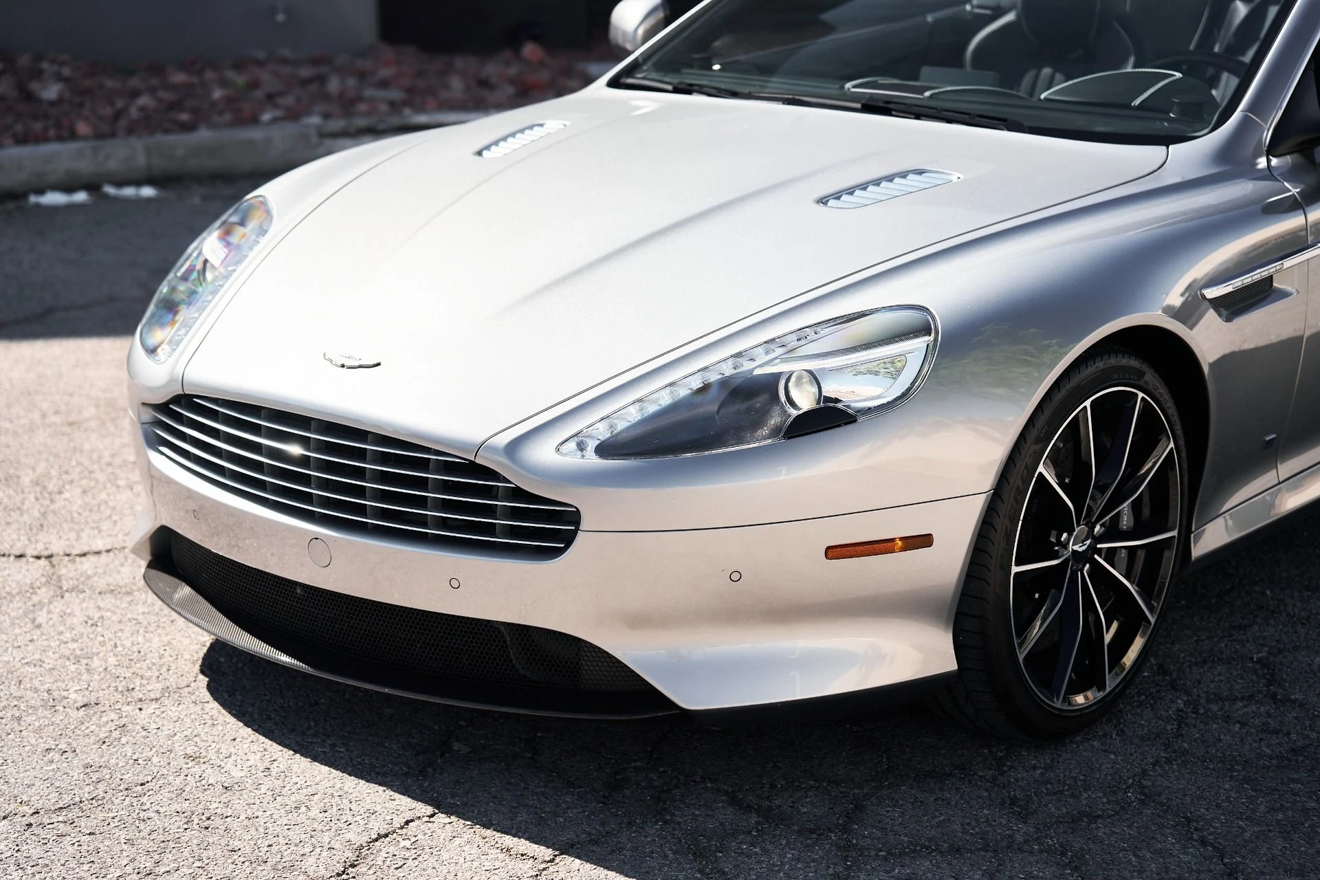 mph006_3580741408_Used_2016_Aston_Martin_DB_9_GT_1758395092_3662de85c9
