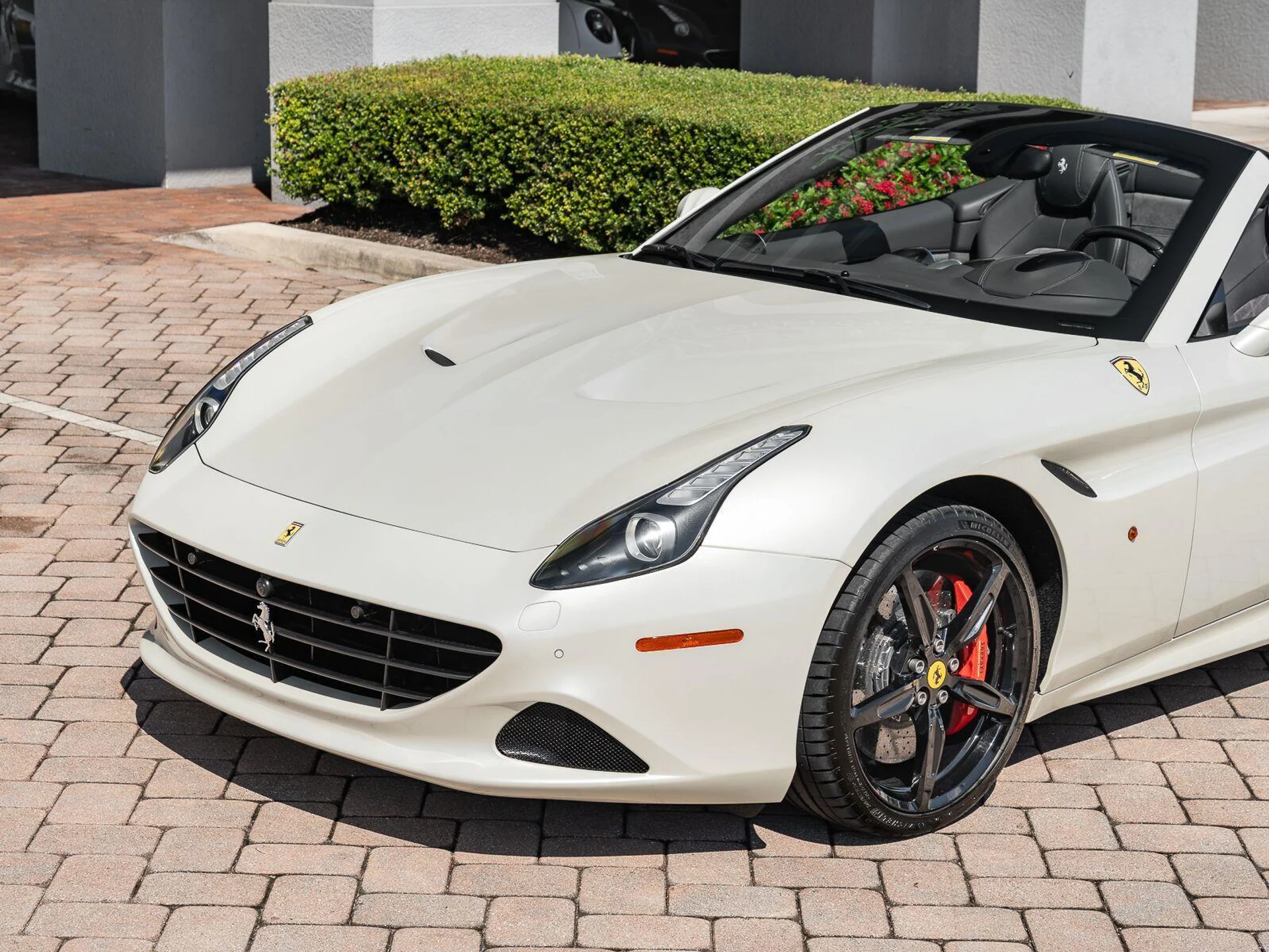 mph006_3594037795_Used_2015_Ferrari_California_T_1793034428_6ee9a838e6