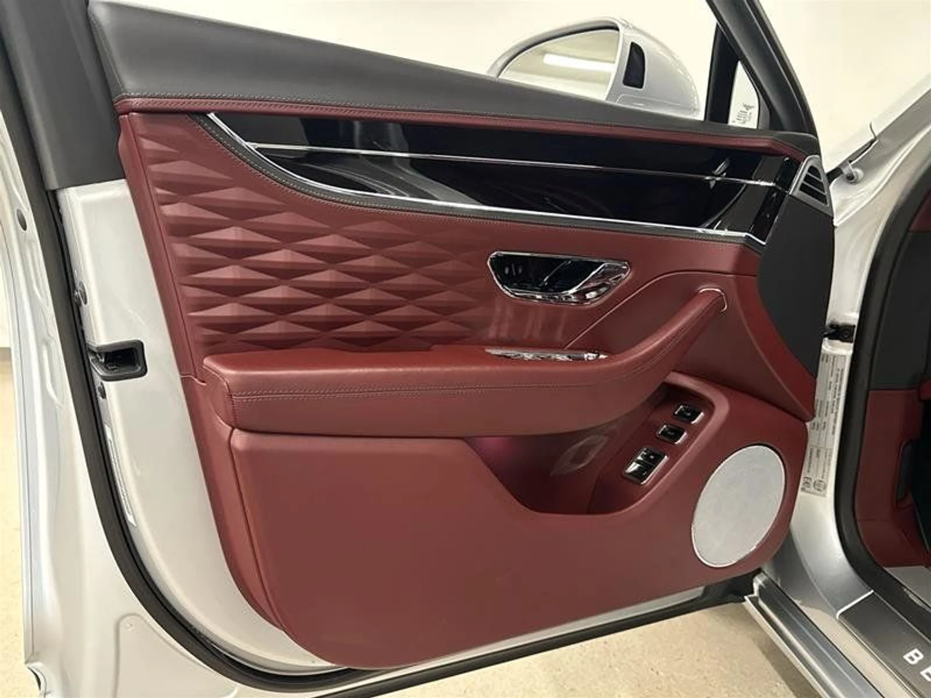 mph006_3594589739_37747187_02858_m40m5fic_66d8a2a536