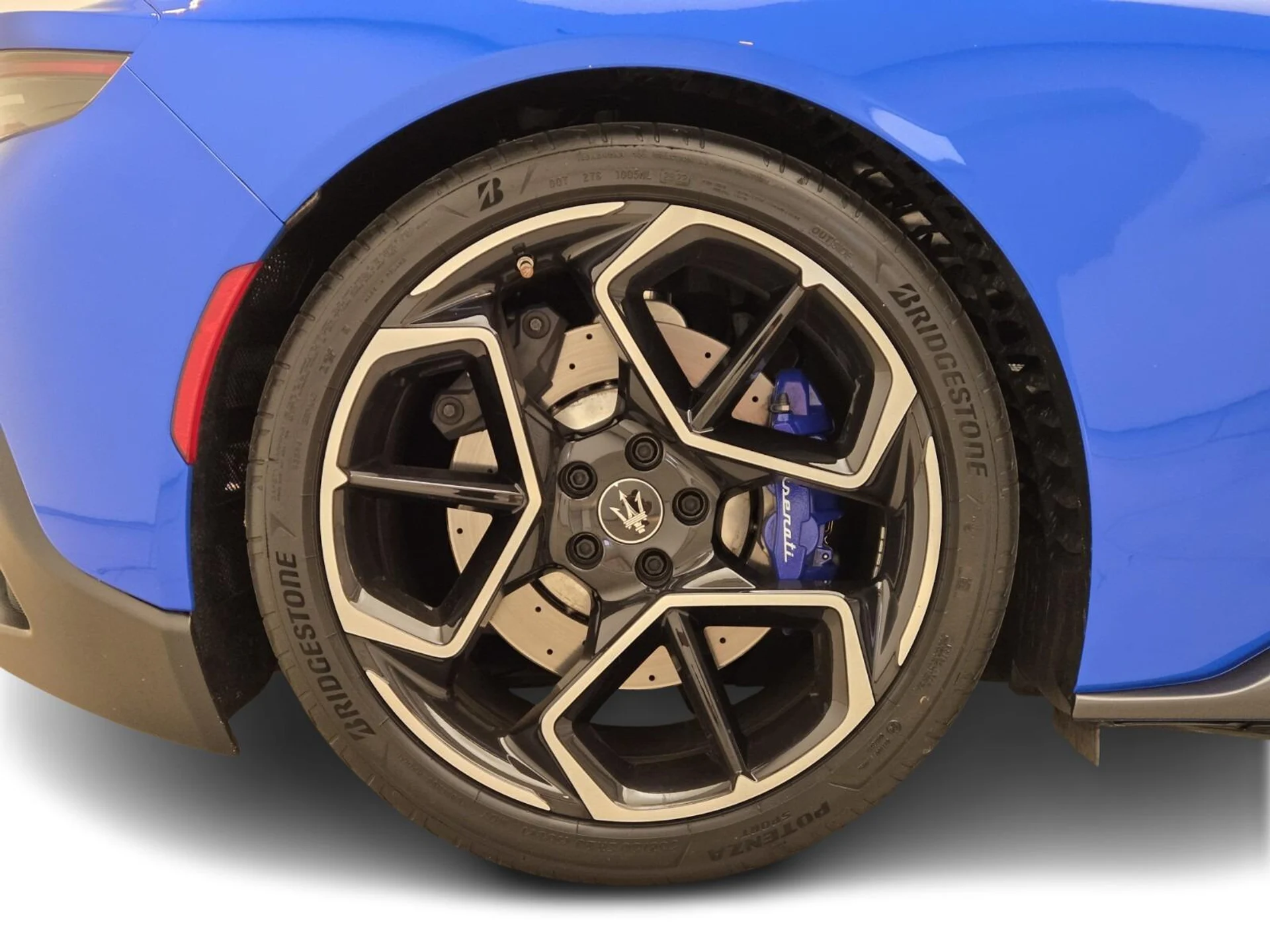 mph006_3597539028_Used_2023_Maserati_MC_20_1753164701_e9bda933b8