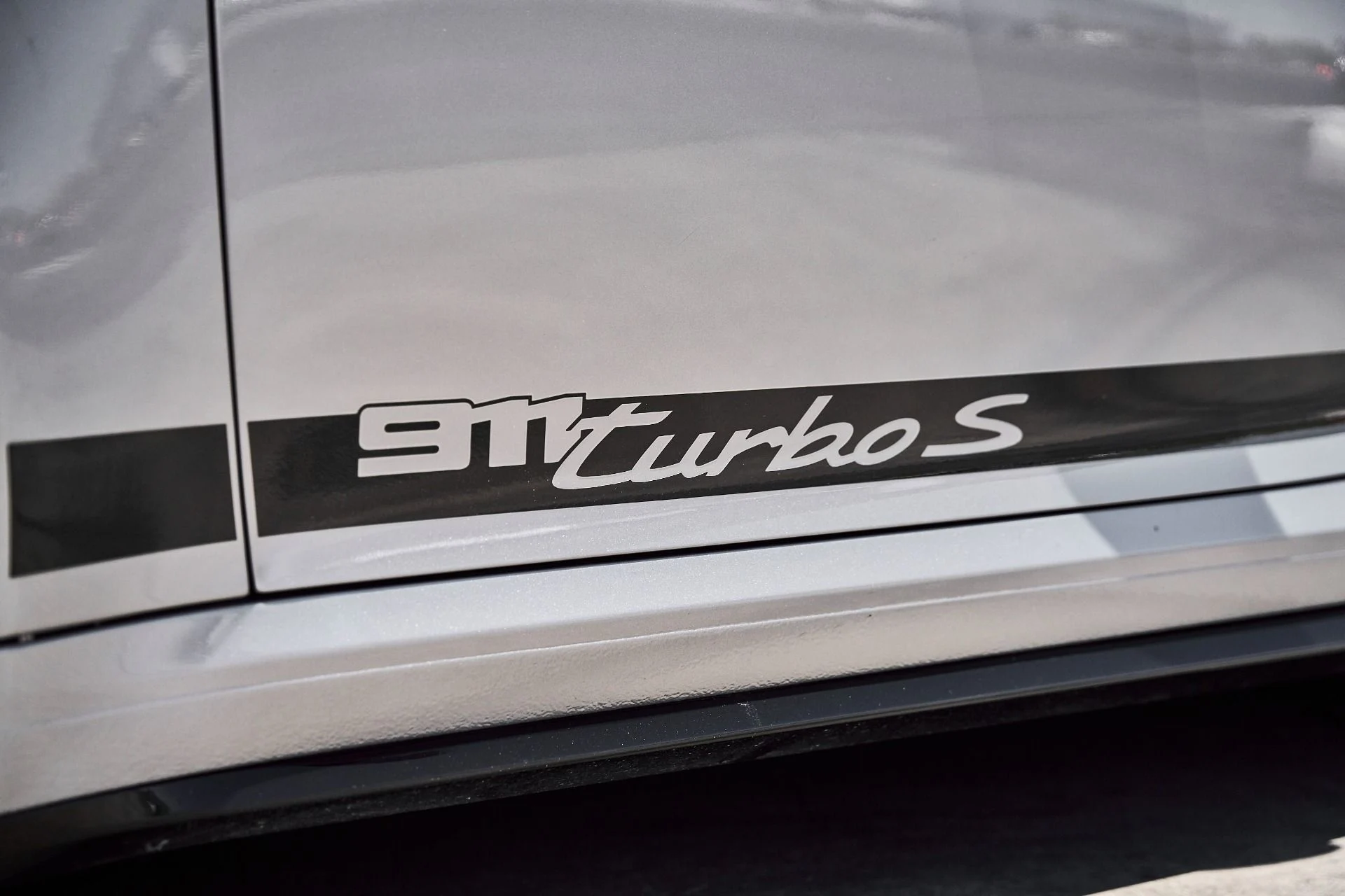 mph006_3603567367_Used_2021_Porsche_911_Turbo_S_1780968304_c8c9e2a427