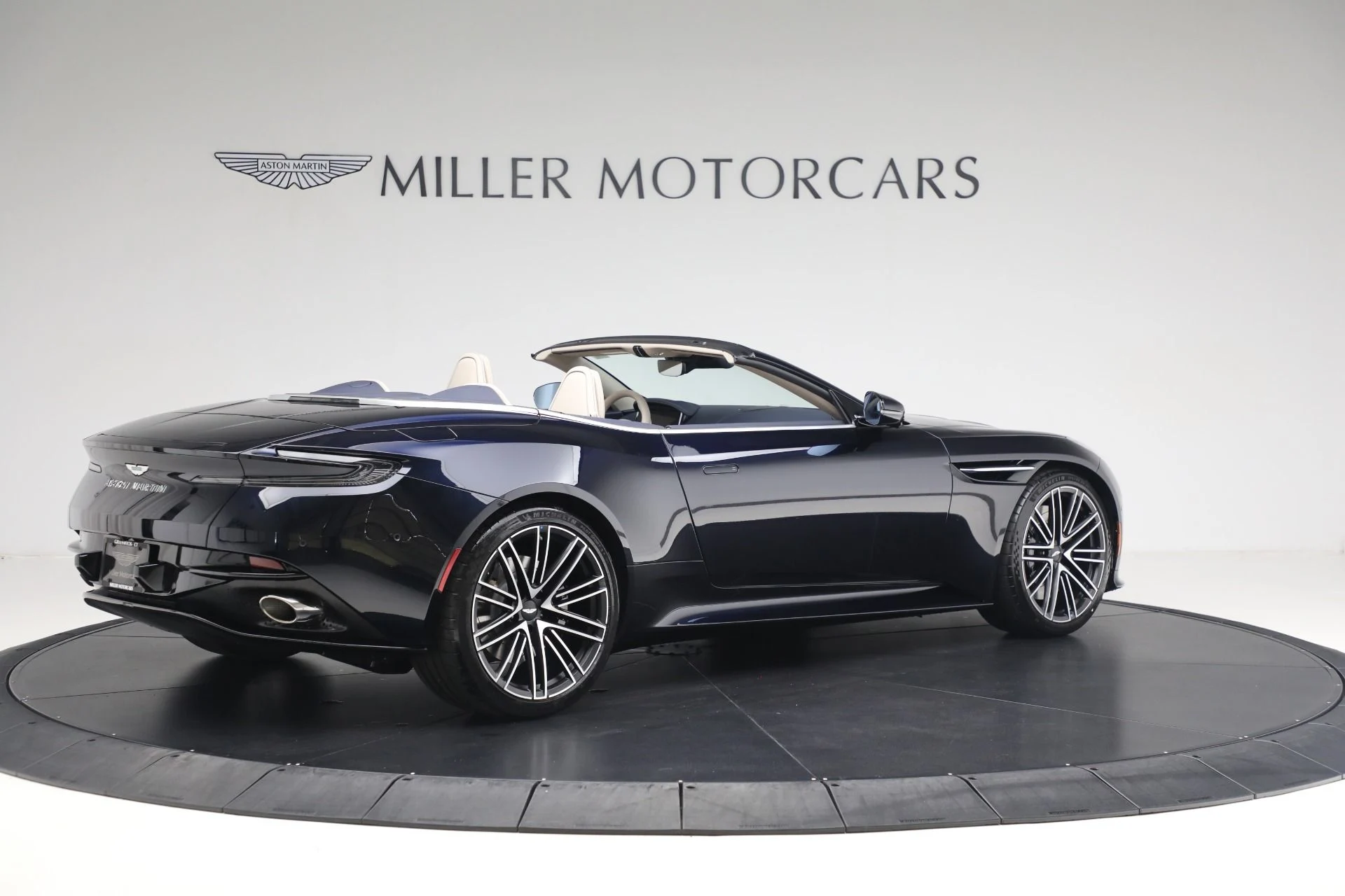 mph006_3605090972_New_2025_Aston_Martin_DB_12_Volante_8b3f5c3246