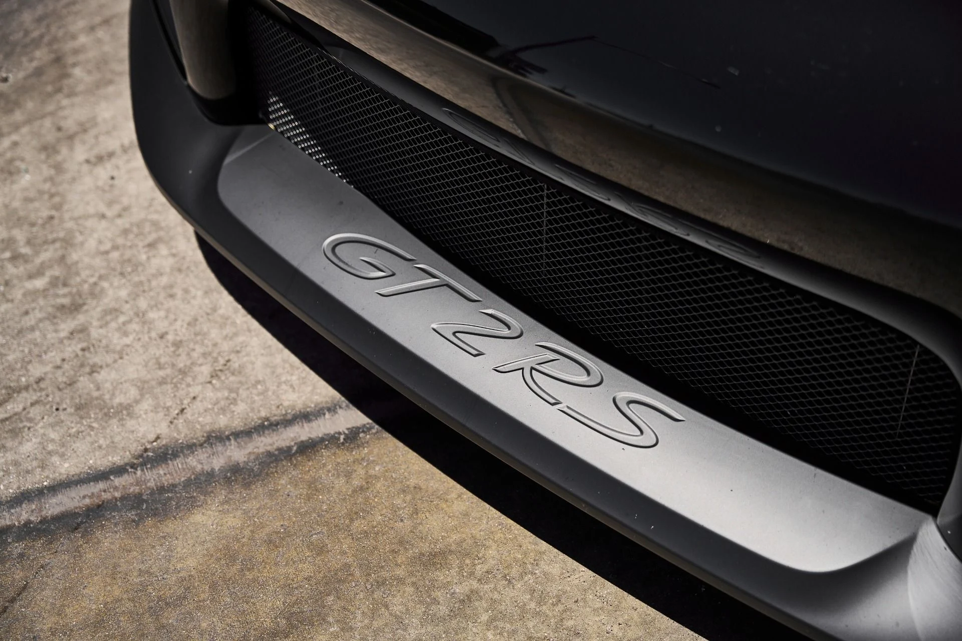 mph006_3613118938_Used_2018_Porsche_911_GT_2_RS_1778880880_3614b455d5
