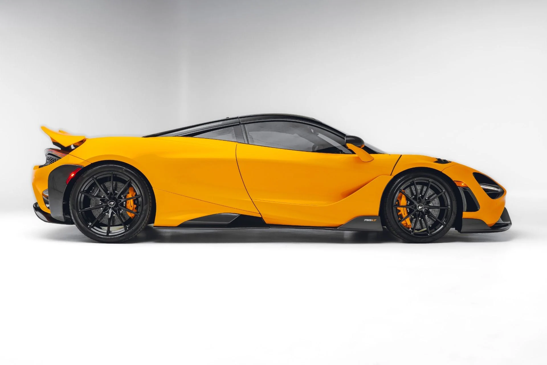 mph006_362108982_Used_2021_Mc_Laren_765_LT_1781207936_084efc17e3