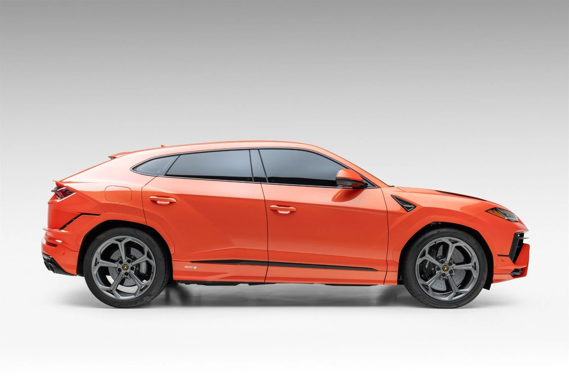 mph006_3629825692_Used_2024_Lamborghini_Urus_S_1766449487_565678c349