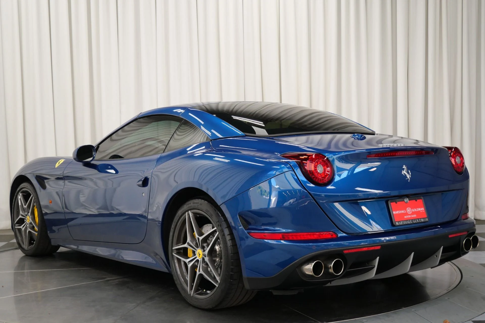 mph006_364232800_Used_2017_Ferrari_California_T_1759252098_6eeea2d174