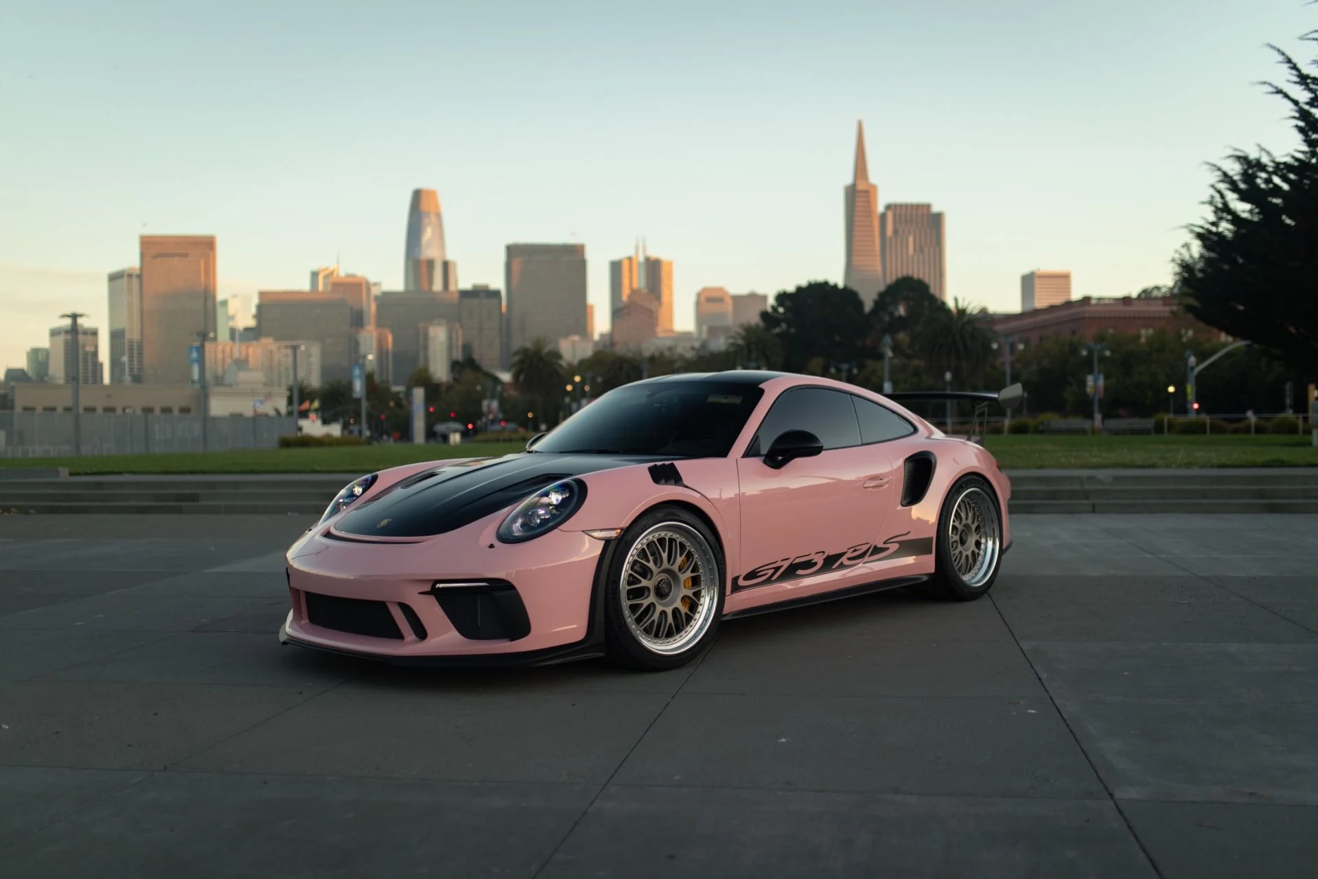 mph006_3661339668_Used_2019_Porsche_911_GT_3_RS_1758240935_f598649edb