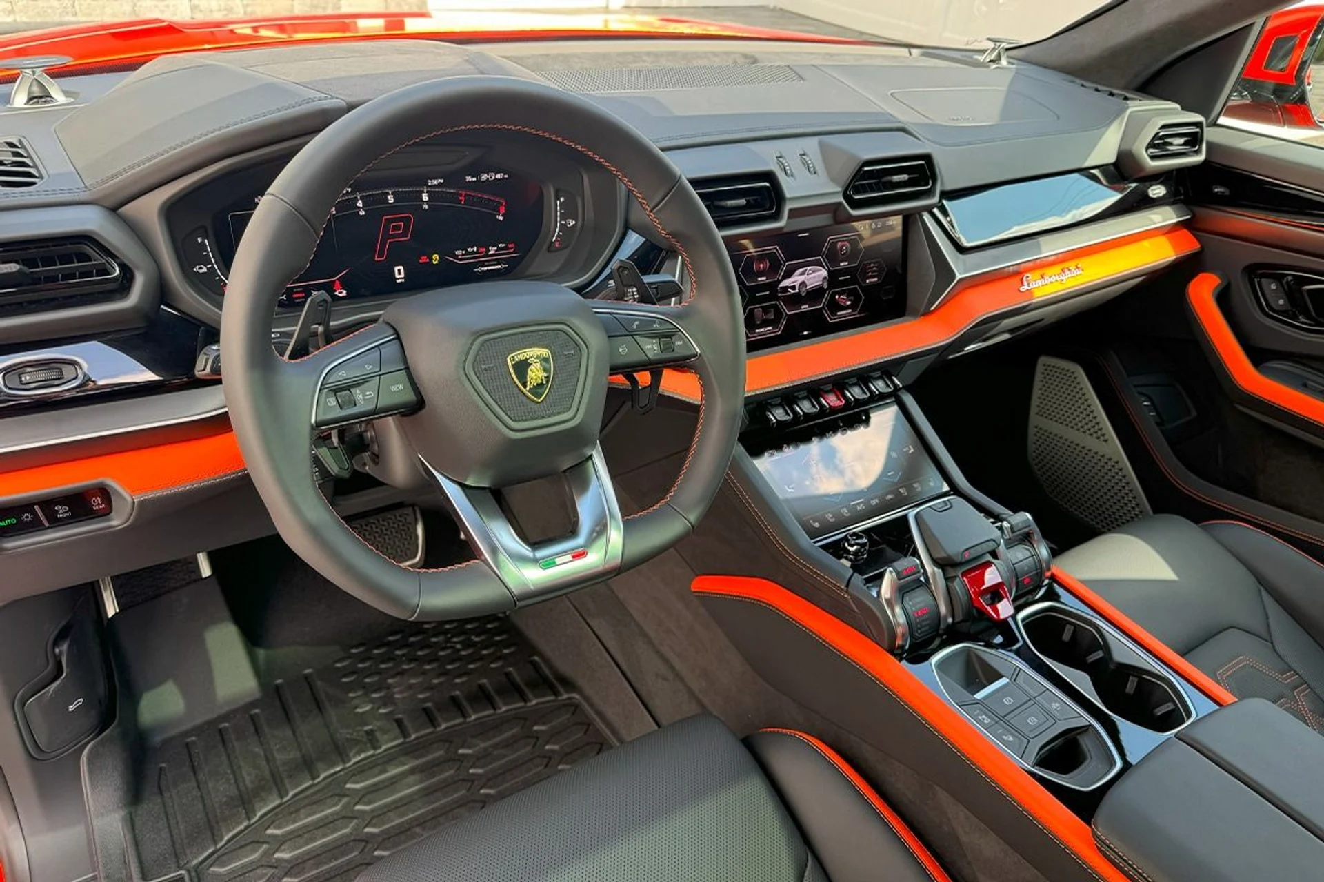 mph006_3666692167_Used_2025_Lamborghini_Urus_SE_1764804769_329a298823