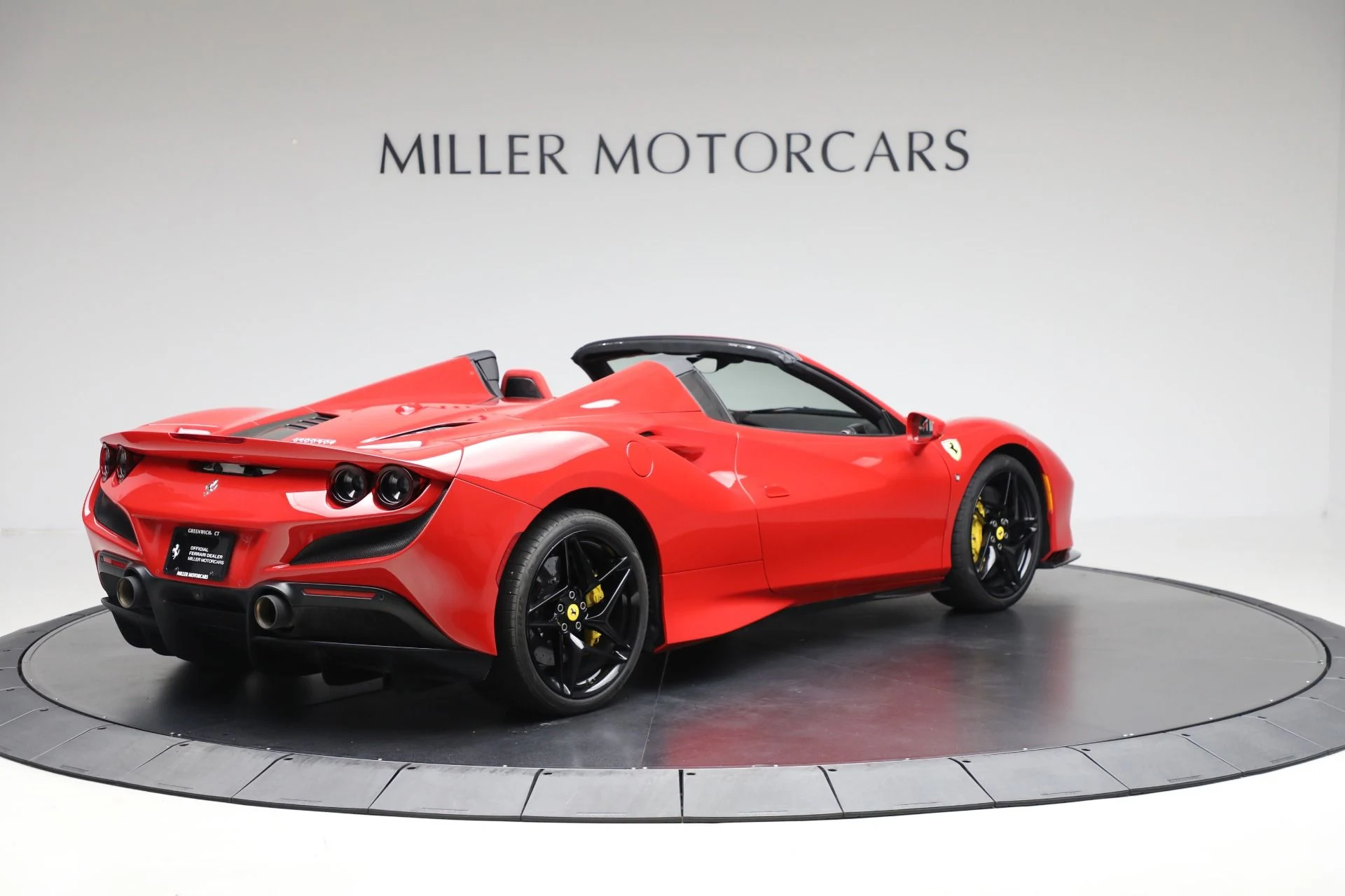 mph006_3668263728_Used_2021_Ferrari_F8_Spider_bf8a62adcd