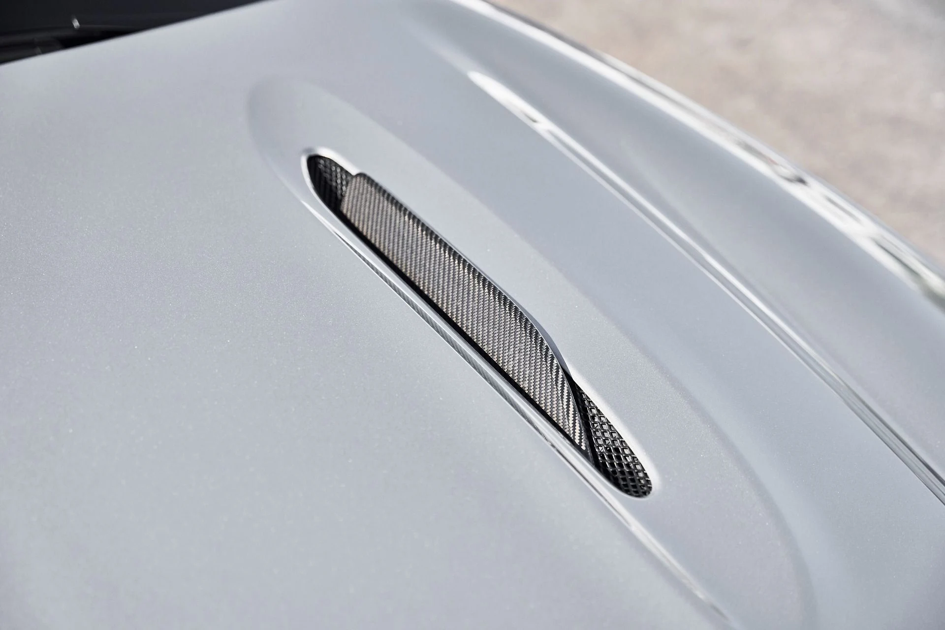 mph006_3673557155_Used_2025_Aston_Martin_DBX_707_1778288577_a6834f0c2b