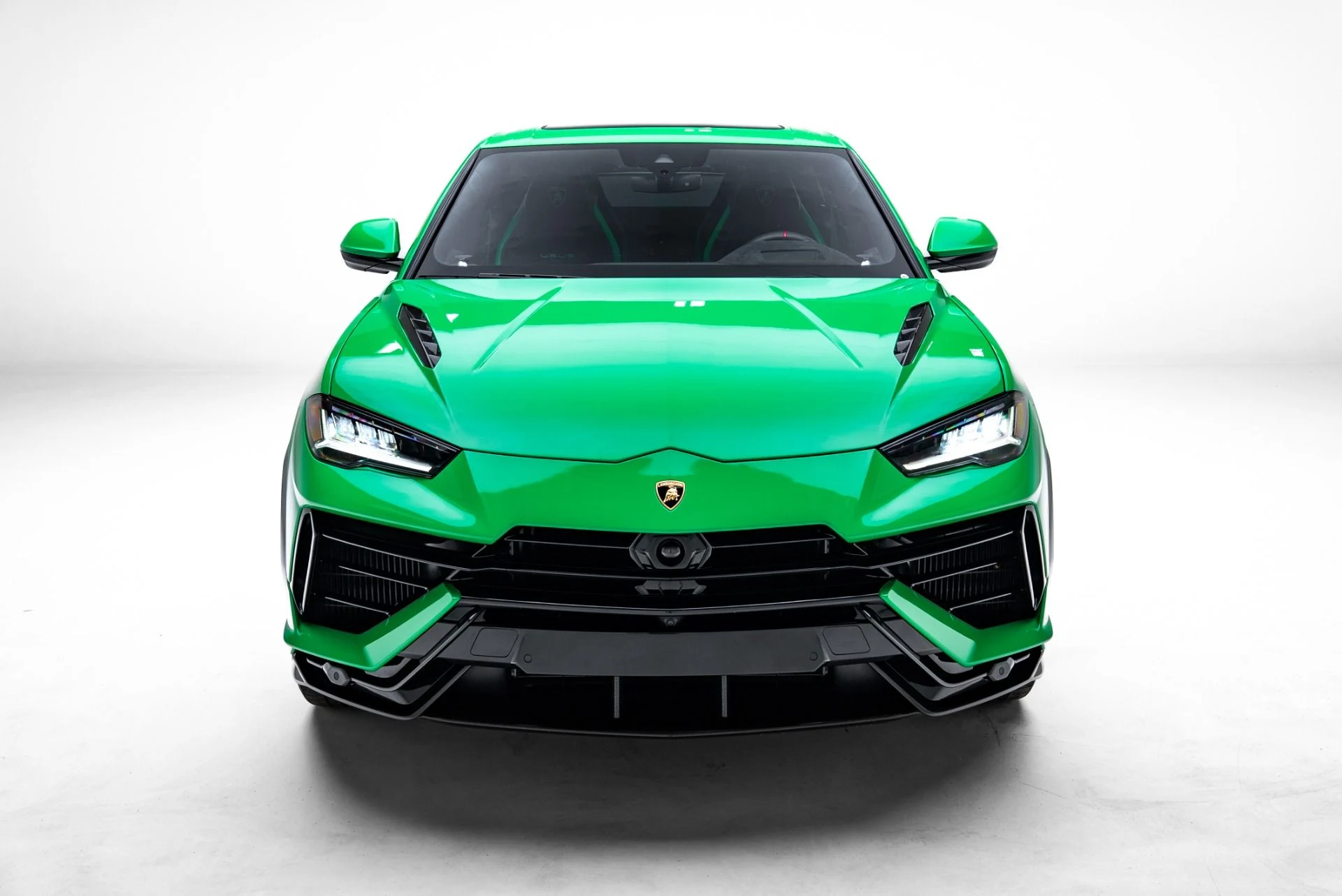 mph006_368357469_Used_2023_Lamborghini_Urus_Performante_1776122836_dcaa46a918
