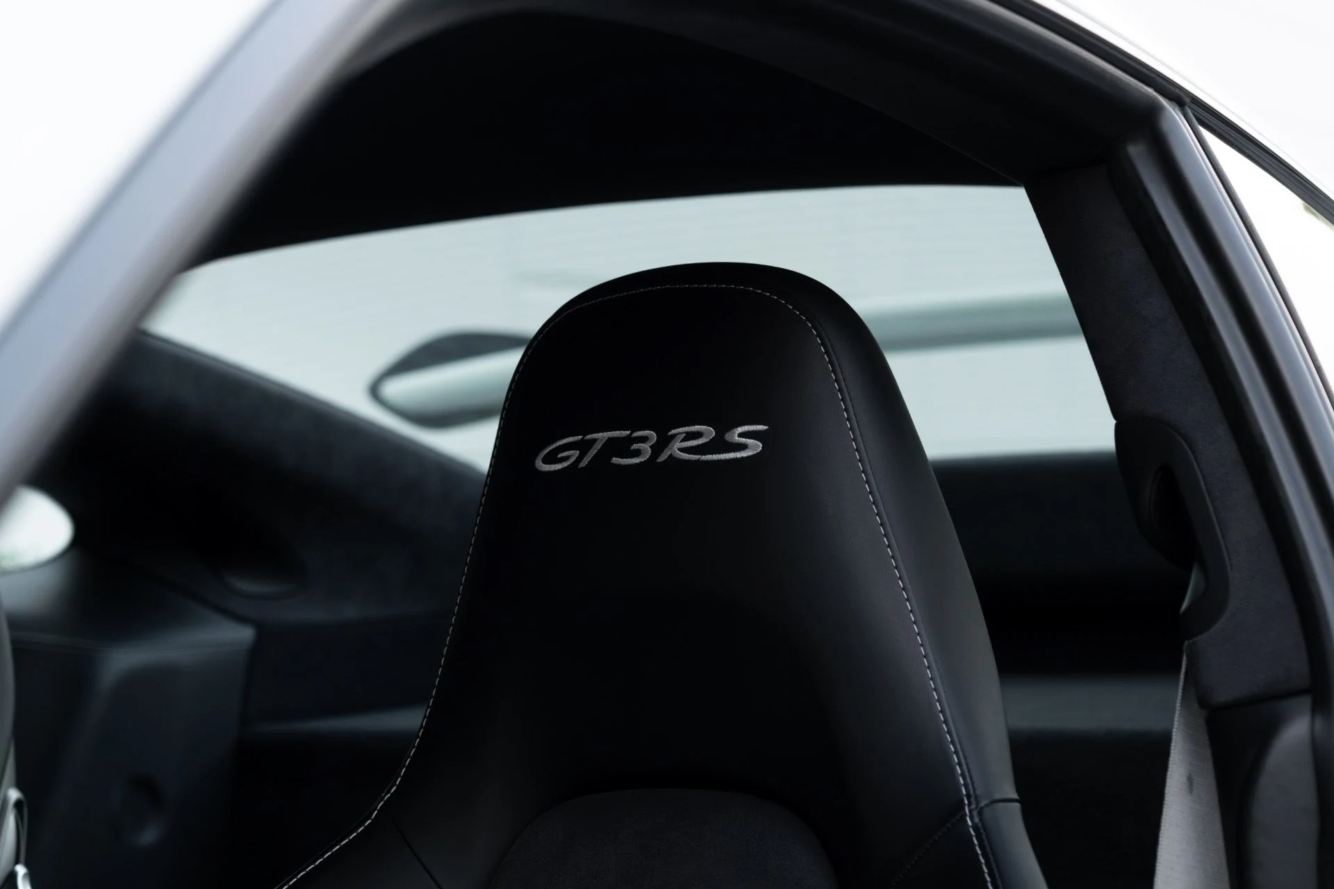 mph006_3684955979_Used_2016_Porsche_911_GT_3_RS_1761756649_b86ea16106