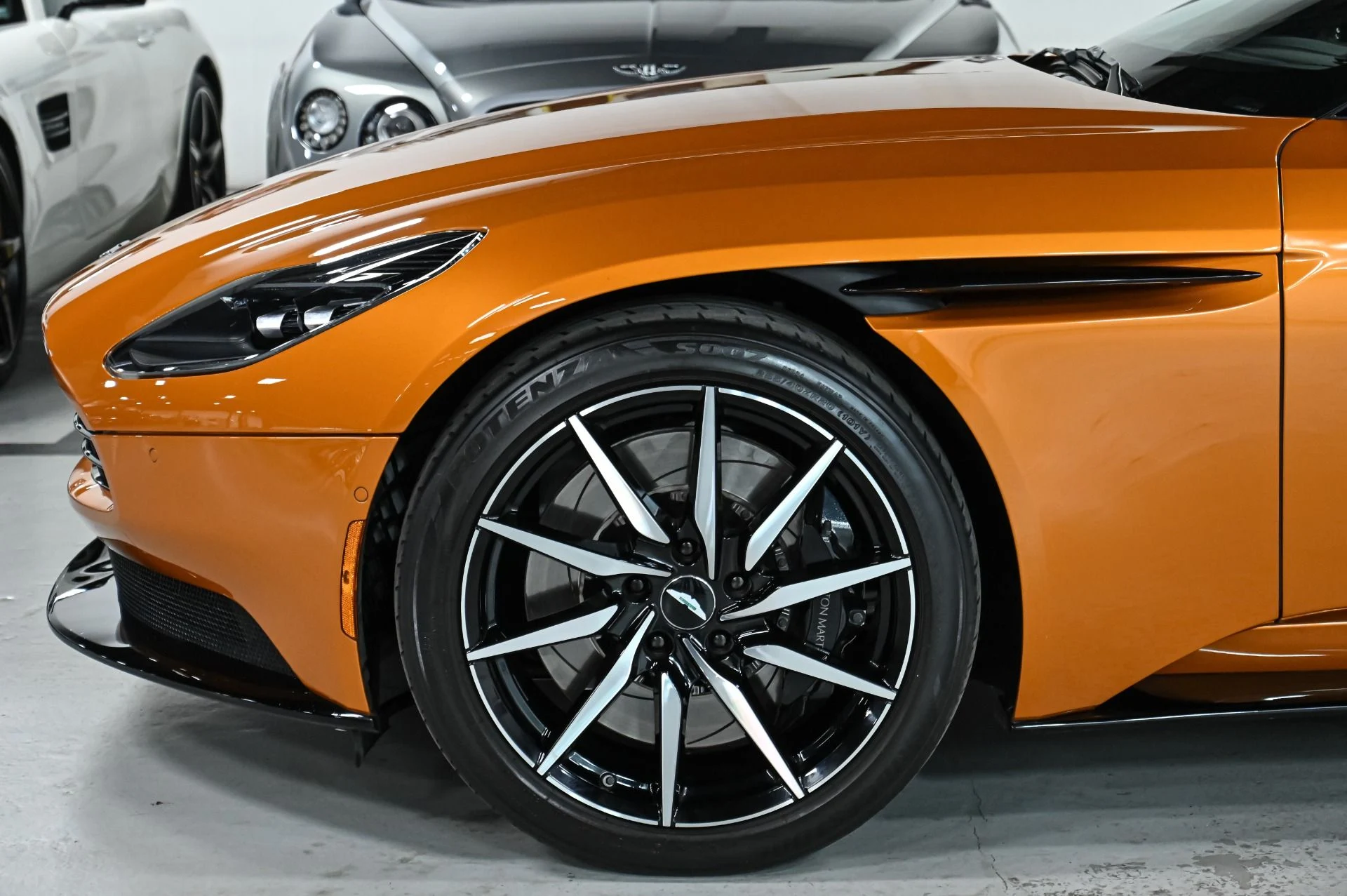 mph006_368862589_Used_2018_Aston_Martin_DB_11_Base_1758753166_e888e78f87