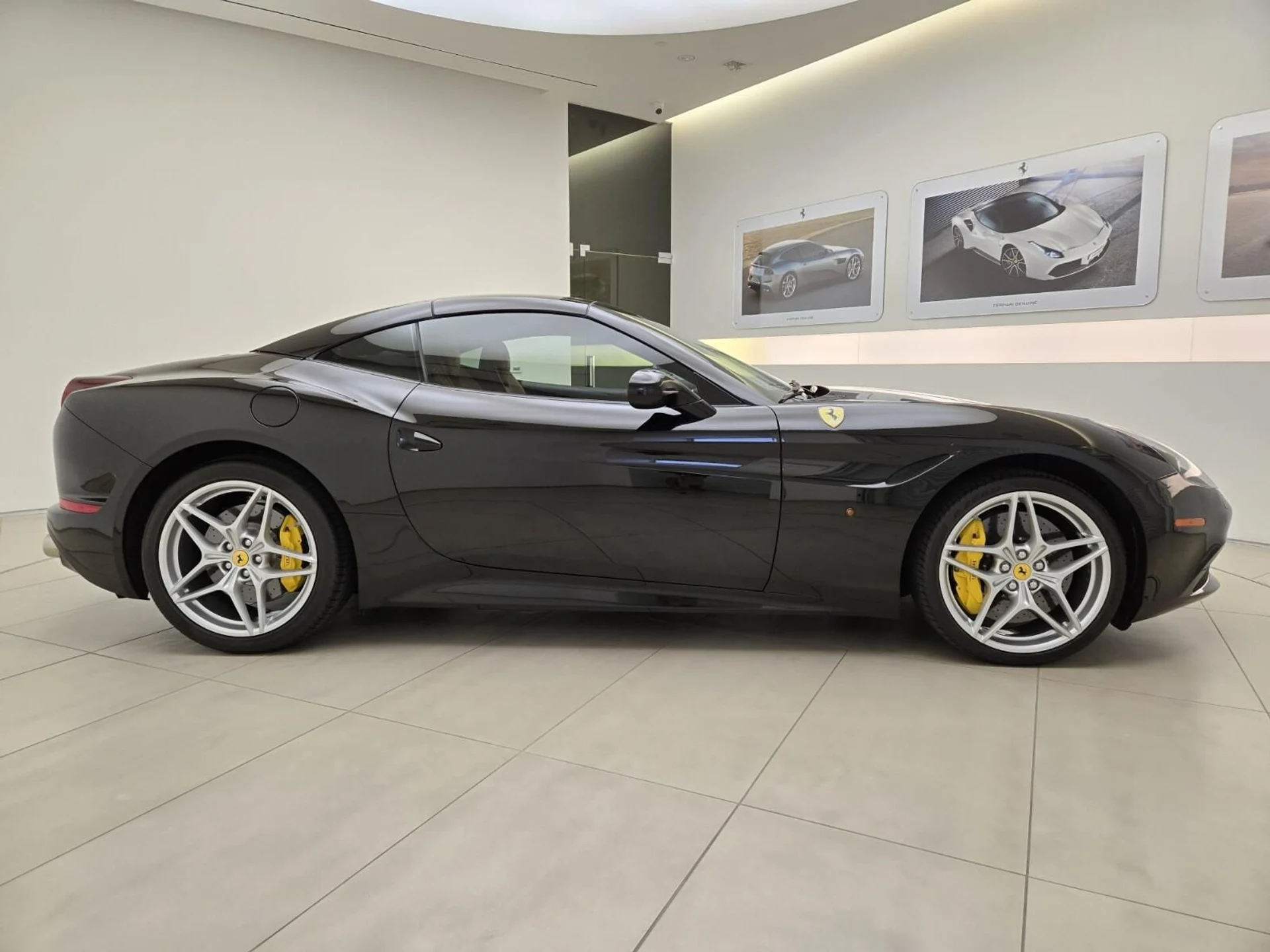 mph006_3691837108_Used_2016_Ferrari_California_T_1762498848_709278ee5a
