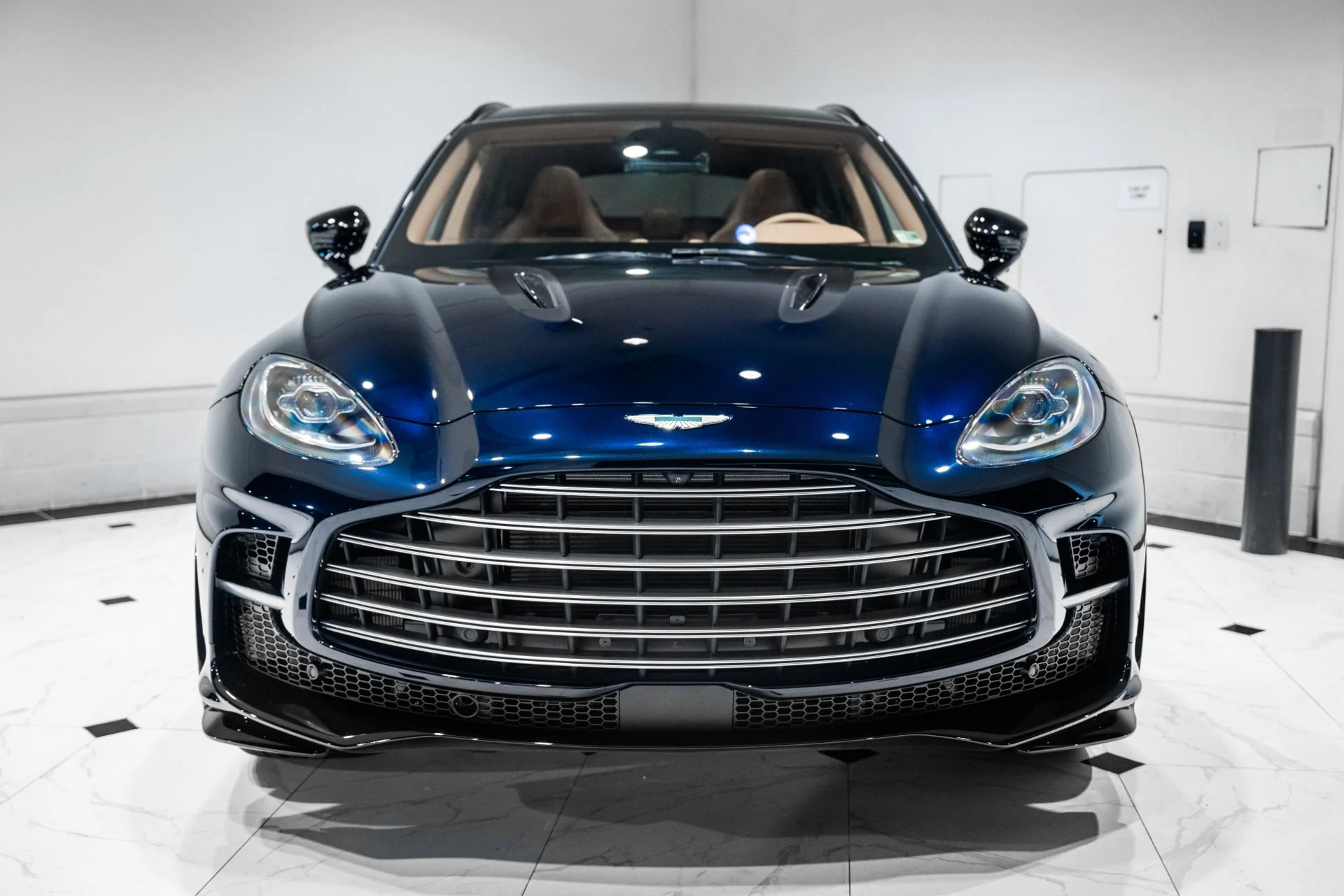 mph006_3695557784_New_2026_Aston_Martin_DBX_707_1765214112_c992ff9008