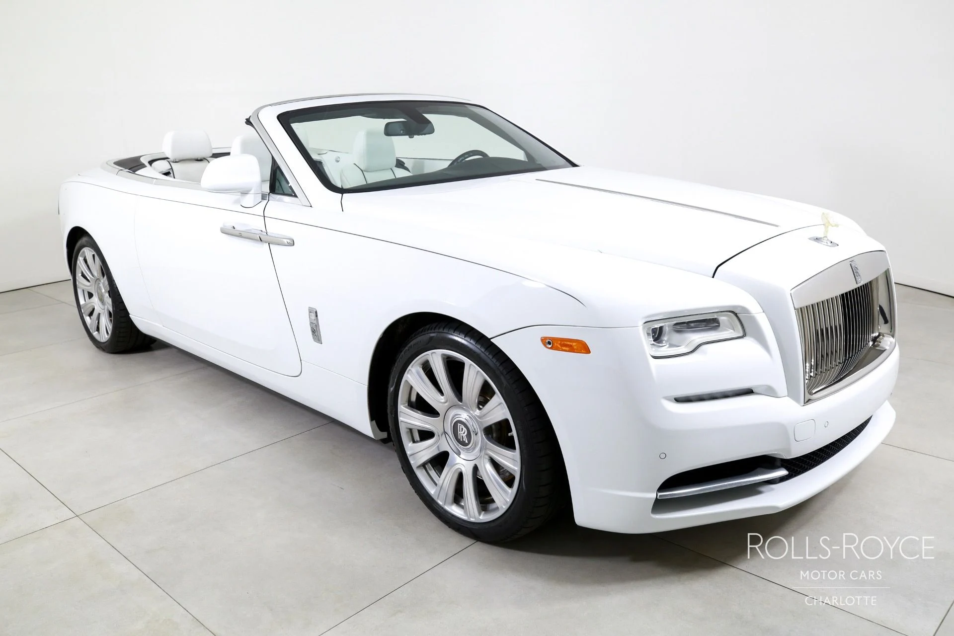 mph006_369854912_Used_2019_Rolls_Royce_Dawn_1750192596_8938532f68