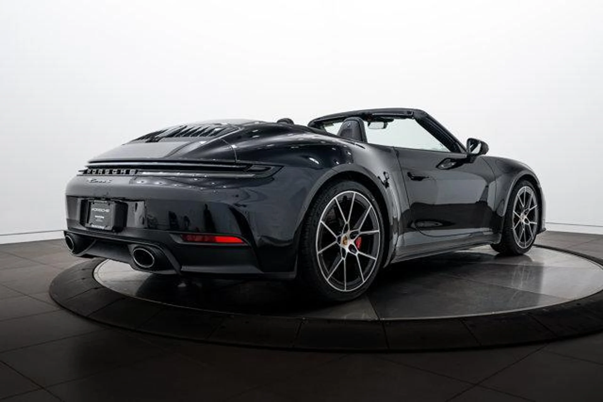 mph006_370263544_kj_KY_5bv_Nn_F98_Iq_L_v3gi_Pax_M_Rg0_f00ba78988