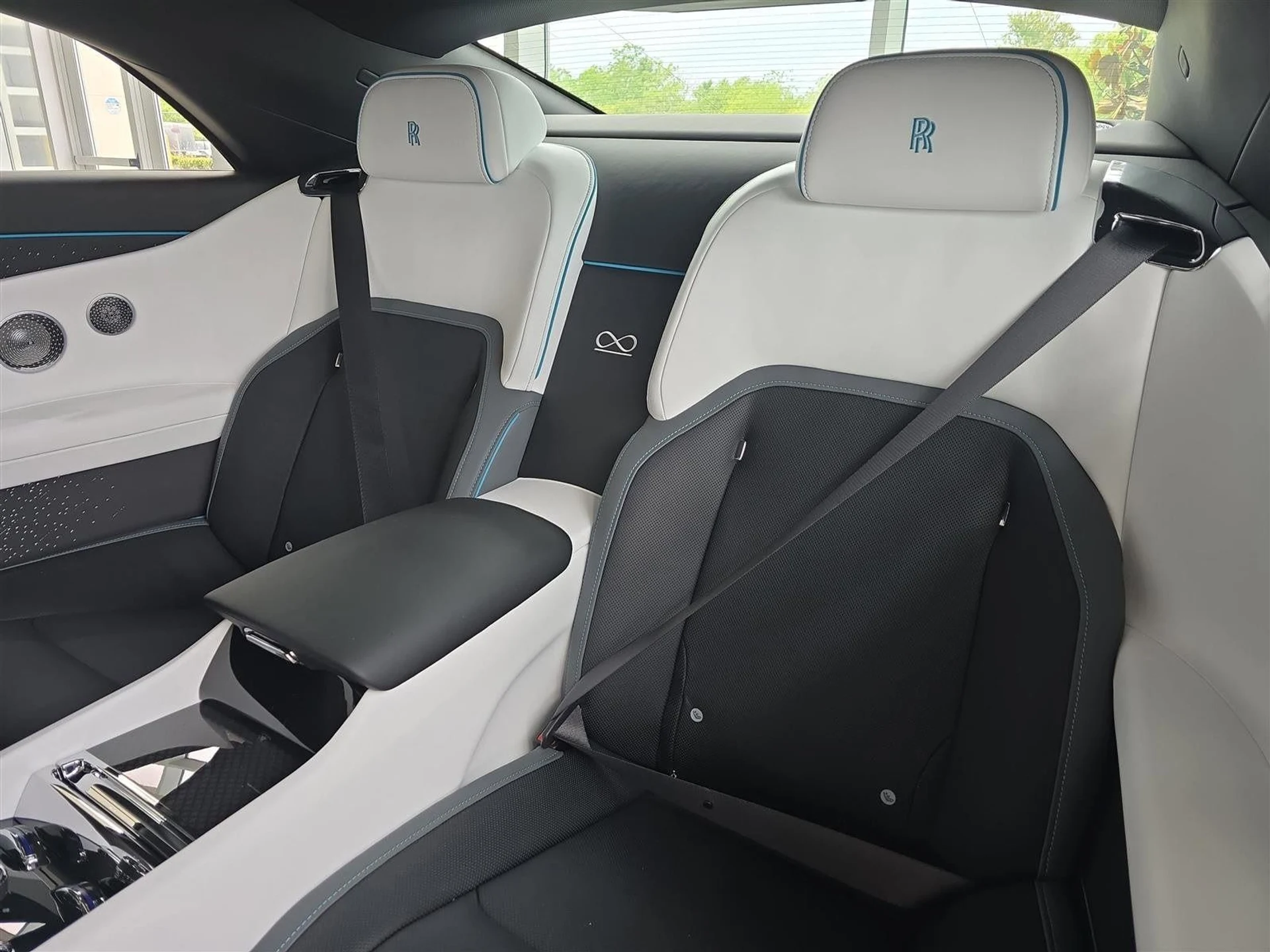 mph006_3706662211_15206877d05282f3cfd0f04f3c5bb236x_151e843aab