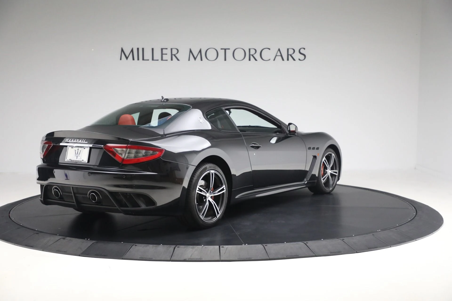 mph006_3708151305_Used_2015_Maserati_Gran_Turismo_MC_1760545652_ee21b3e11c