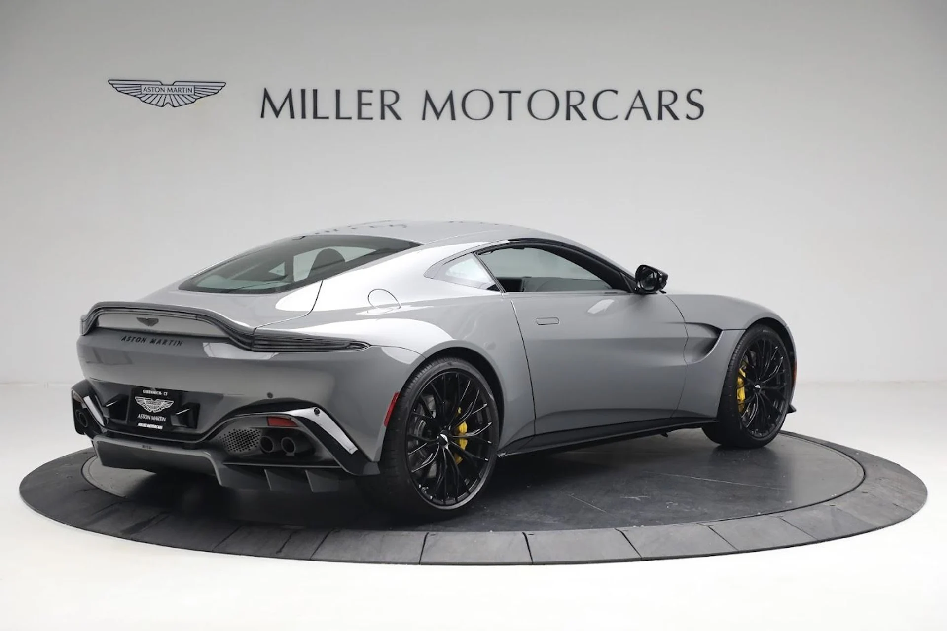 mph006_3712911738_Used_2023_Aston_Martin_Vantage_V8_56855e243b