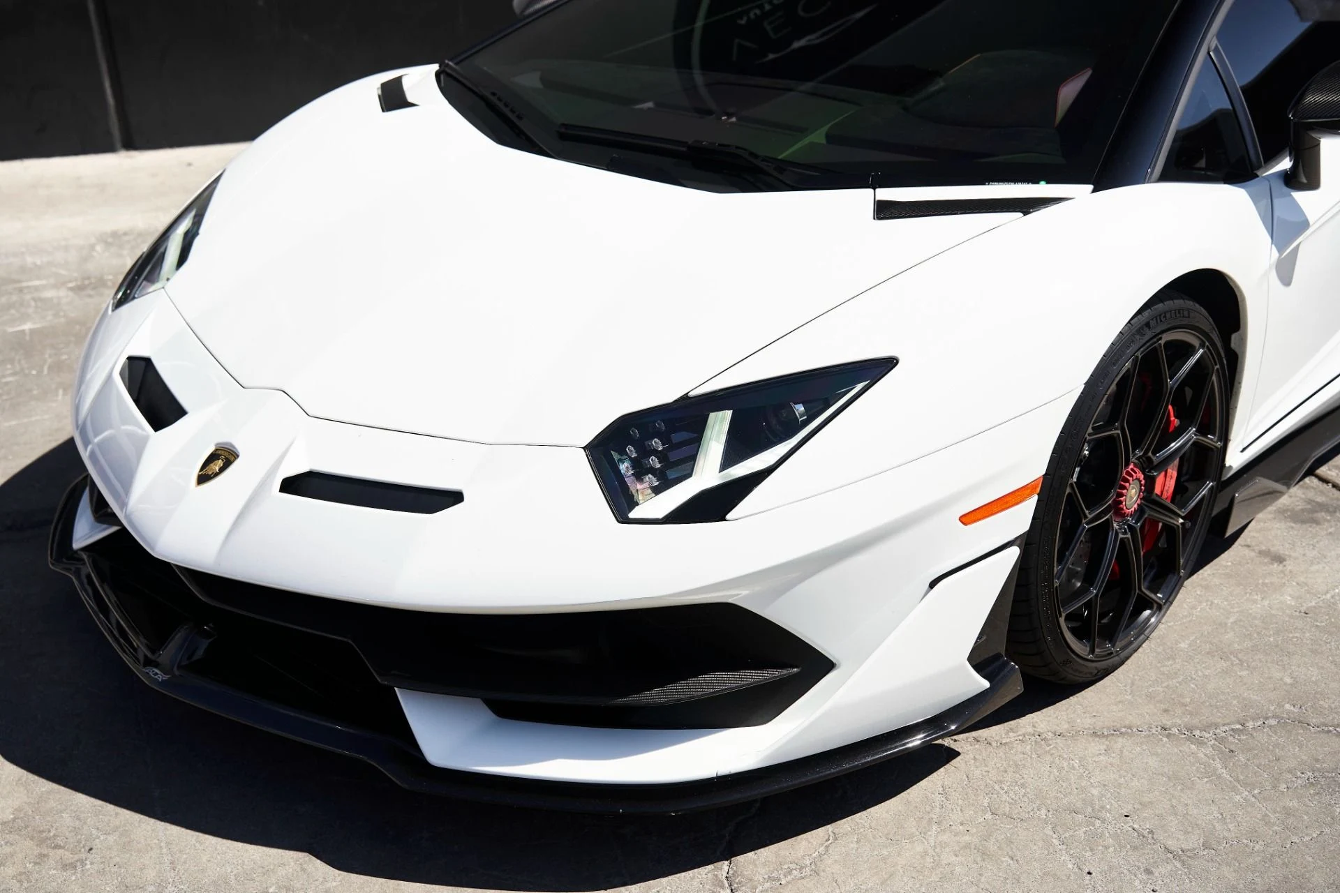 mph006_3716736459_Used_2021_Lamborghini_Aventador_SVJ_Base_1722739699_09afd87dc7