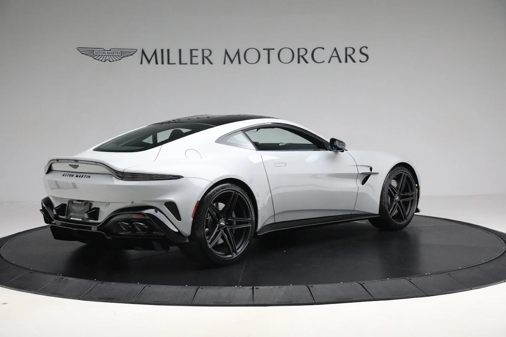 mph006_3730512552_New_2025_Aston_Martin_Vantage_ba5b48501b