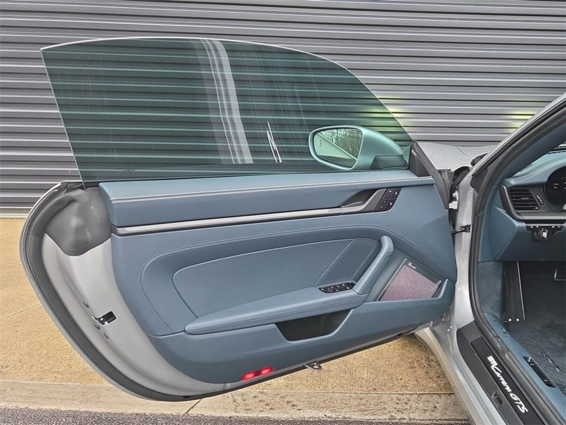 mph006_3734646561_c_J_Um79l_Wi_F_0_Ii6_OA_Dv8r9i_Od_o_9c2a402299