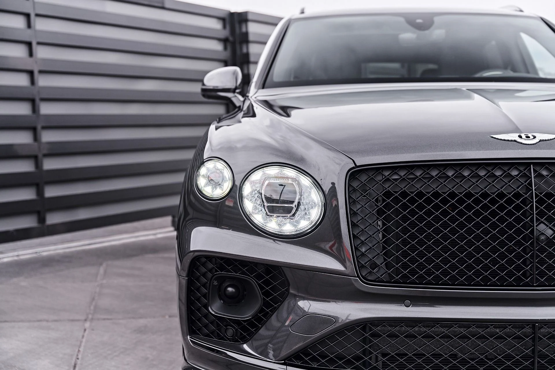 mph006_3736466899_Used_2022_Bentley_Bentayga_V8_1791935688_15074bb6f1