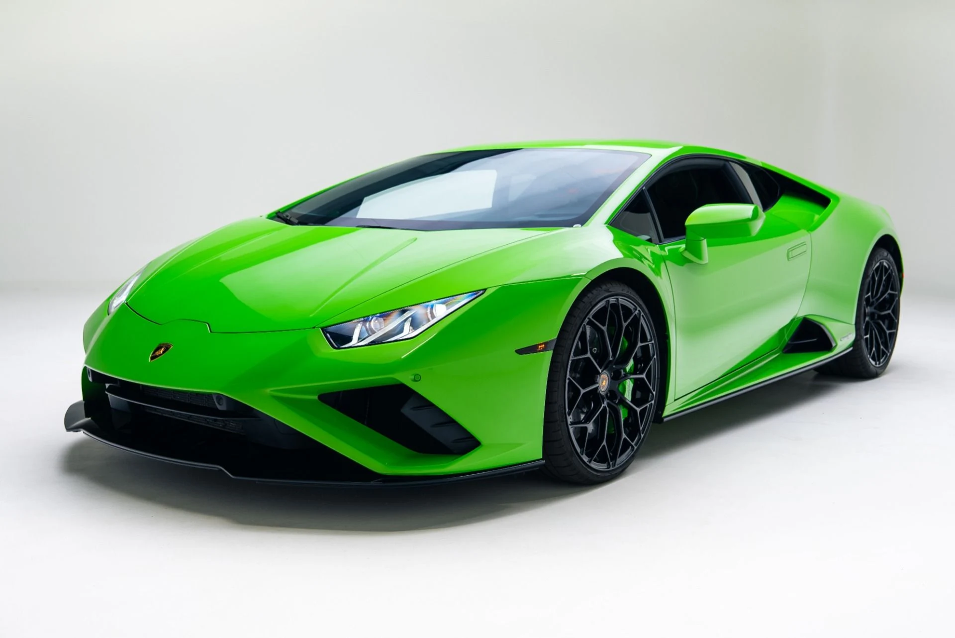 mph006_374513328_Used_2023_Lamborghini_Huracan_EVO_1765473040_973f9e8d2e