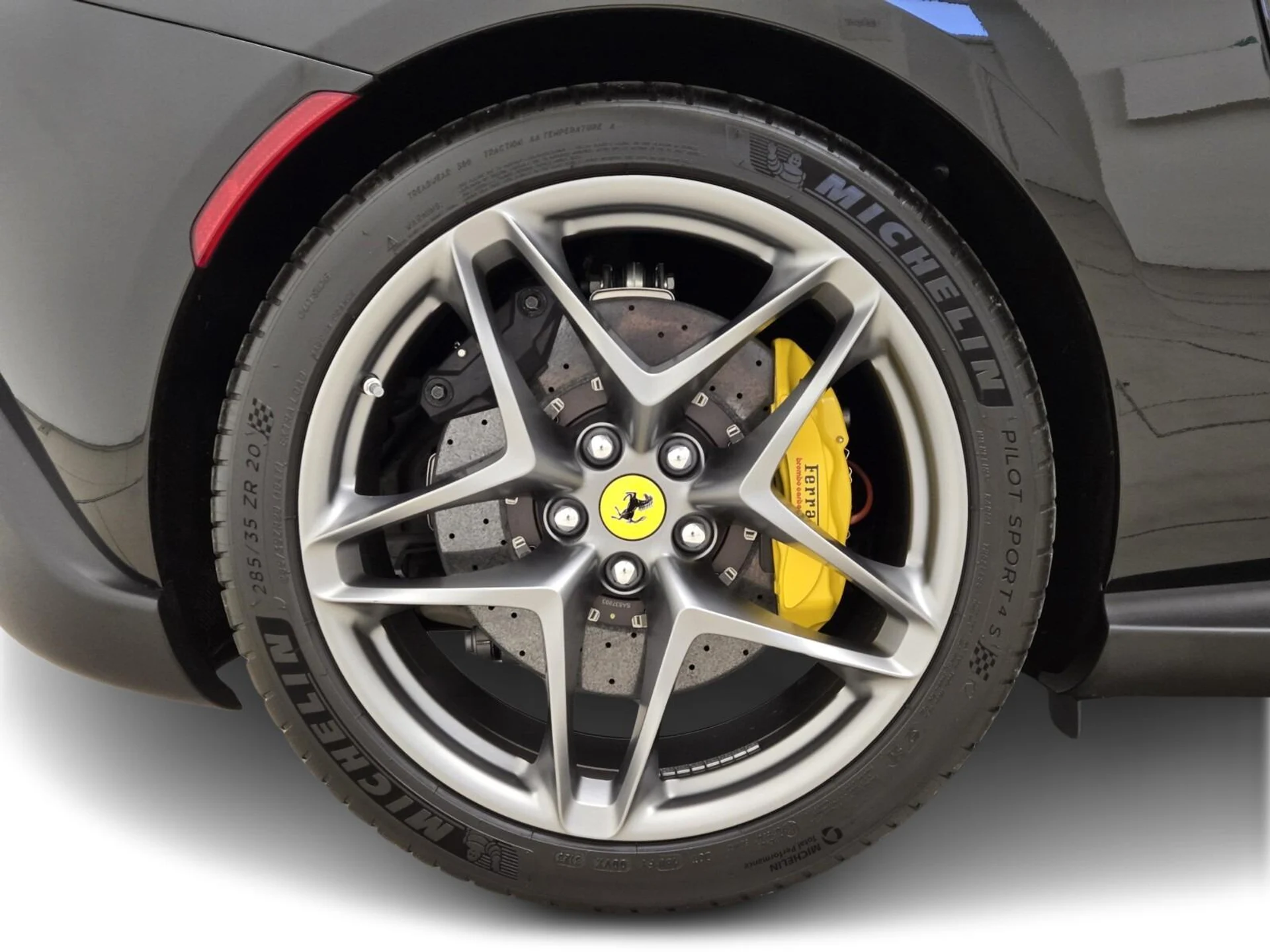 mph006_3754454002_Used_2024_Ferrari_Roma_1758782858_ca385d1c3a