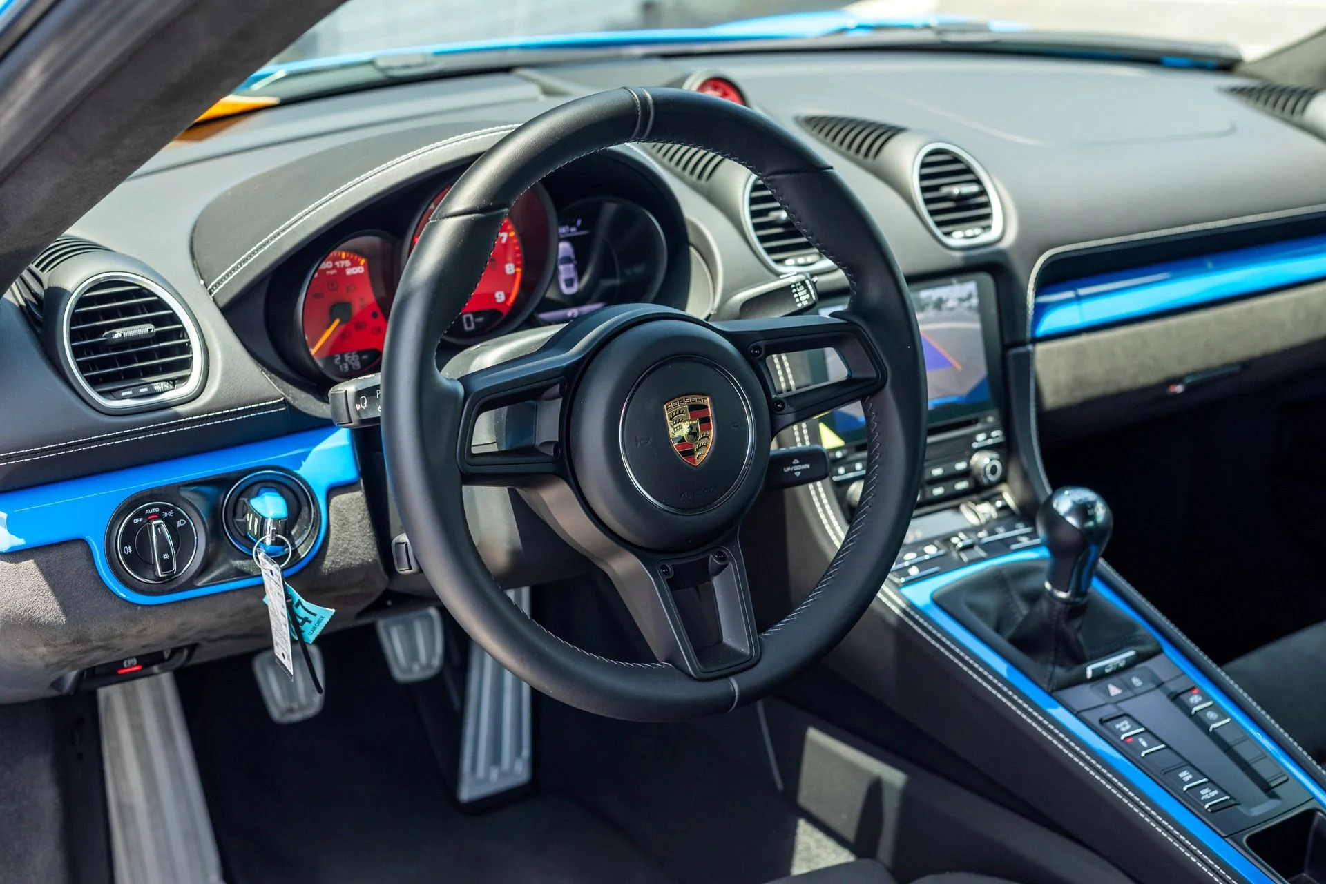 mph006_3771991124_Used_2023_Porsche_718_Cayman_GT_4_1721258200_ce3735bf68