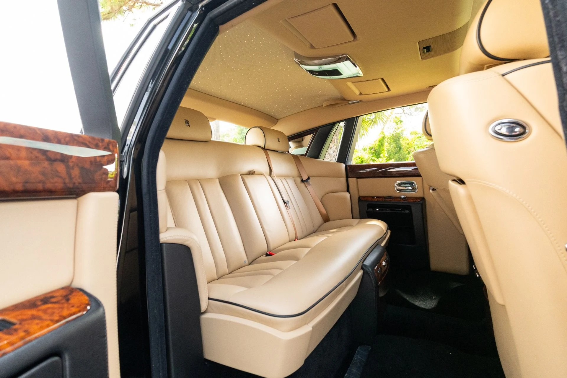 mph006_3777695793_Used_2015_Rolls_Royce_Phantom_1779983365_4f499d4a3b
