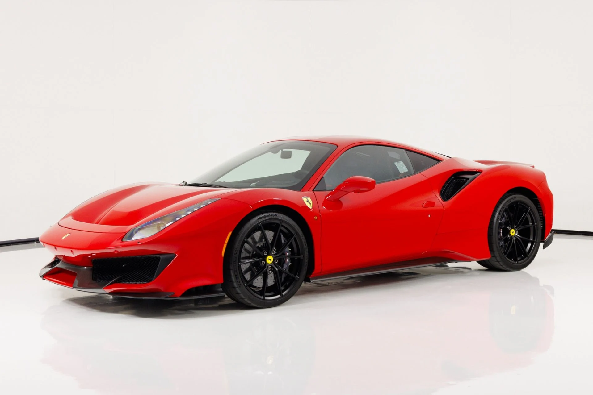 mph006_378692247_Used_2019_Ferrari_488_Pista_1780072971_b861207a7e