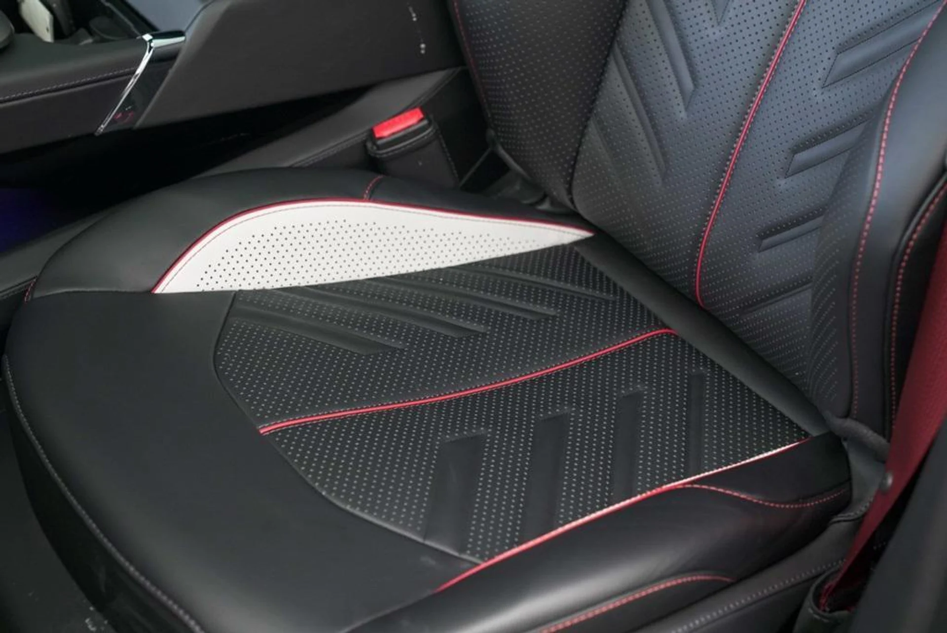 mph006_3792179177_NO_8x_M_Eo_A2_OMP_33_Tn918g_CK_4pjf_M_4abae7e3ba