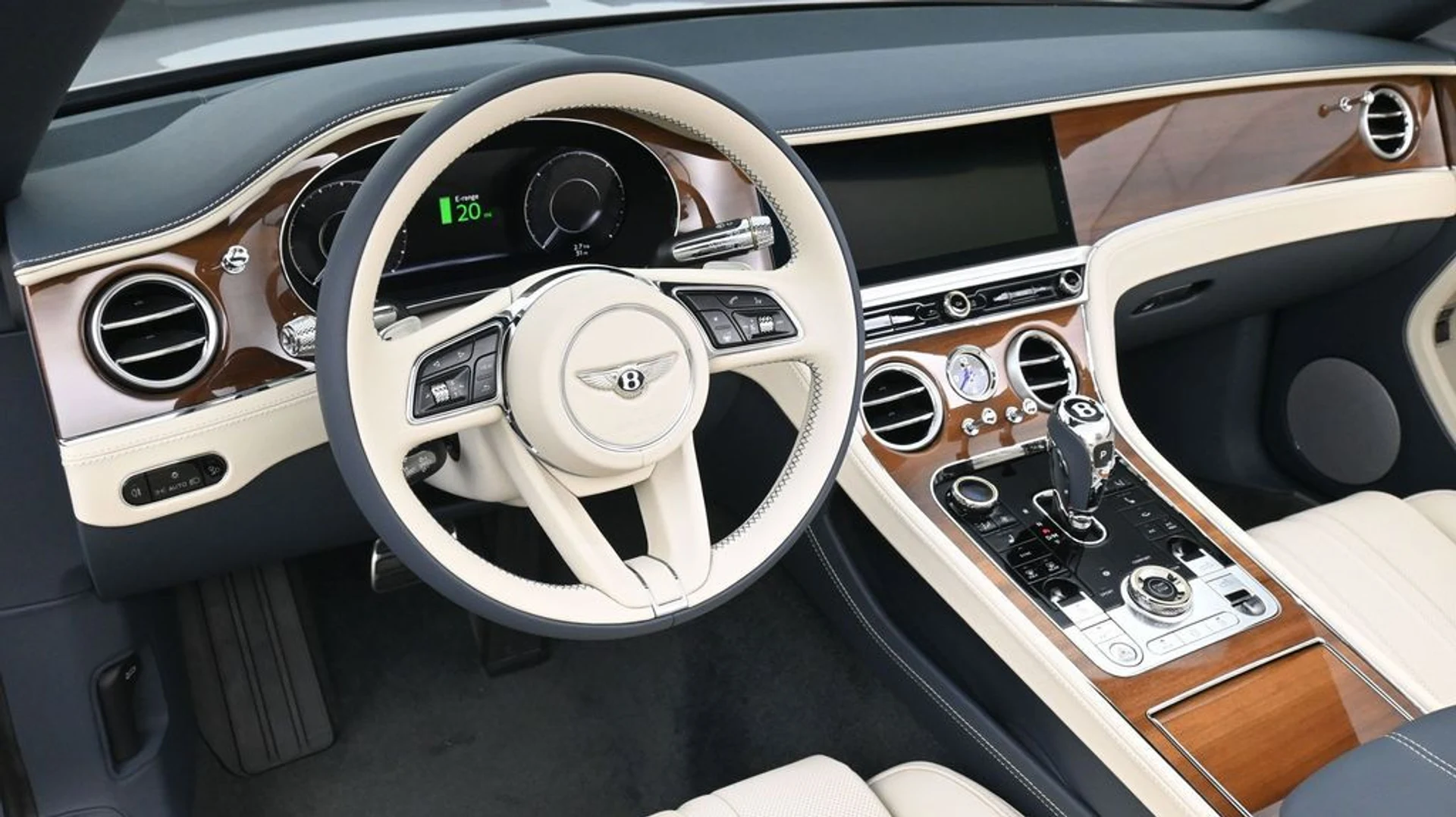 mph006_3794258384_1b6ec7ce4f4b31db669020dbcbef045ax_ee83677222