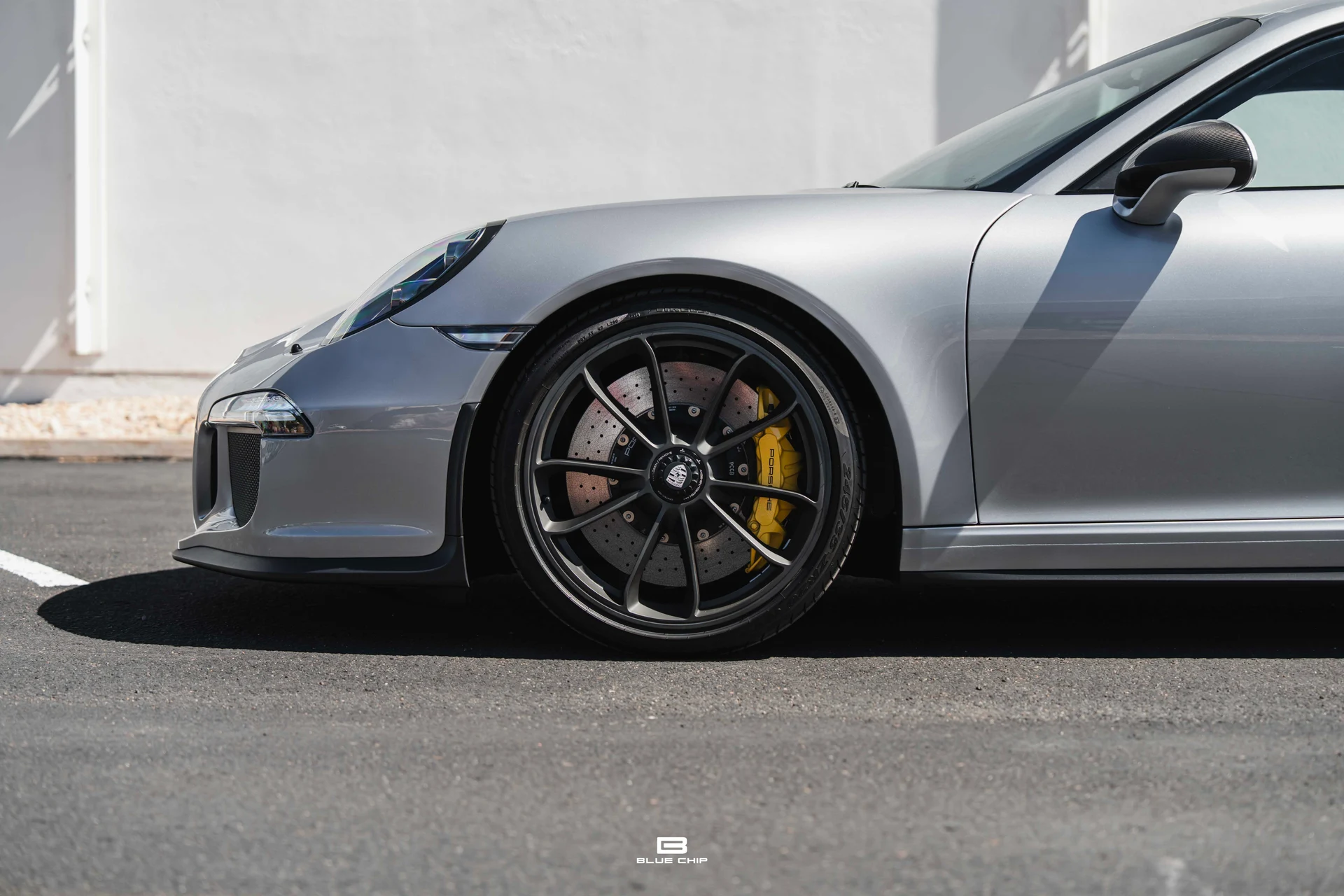 mph006_3799438934_6a2c87e281dfd88fc4f885a1_2016_Porsche_911_R_07_f7dee54684
