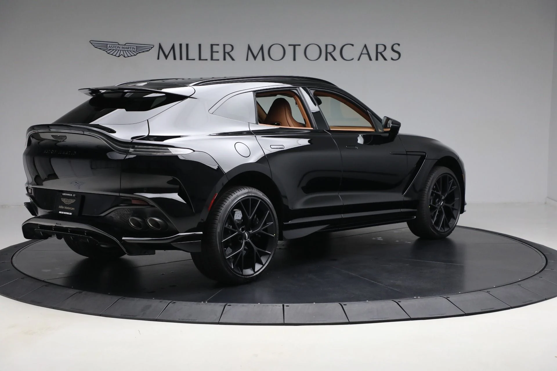 mph006_3810822556_New_2025_Aston_Martin_DBX_707_98620dcaa0