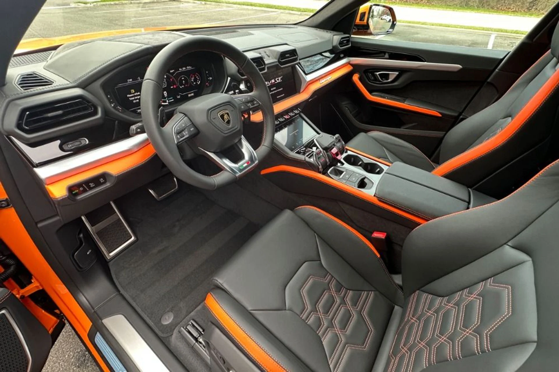 mph006_3818355143_New_2026_Lamborghini_Urus_SE_1776108765_6176ca03bf
