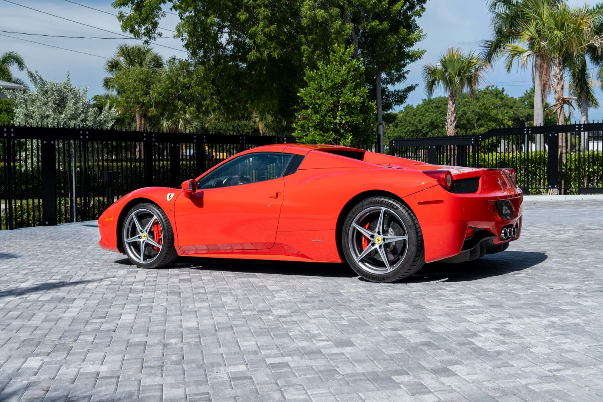 mph006_3832144436_Used_2013_Ferrari_458_Spider_1786379798_06eec18321