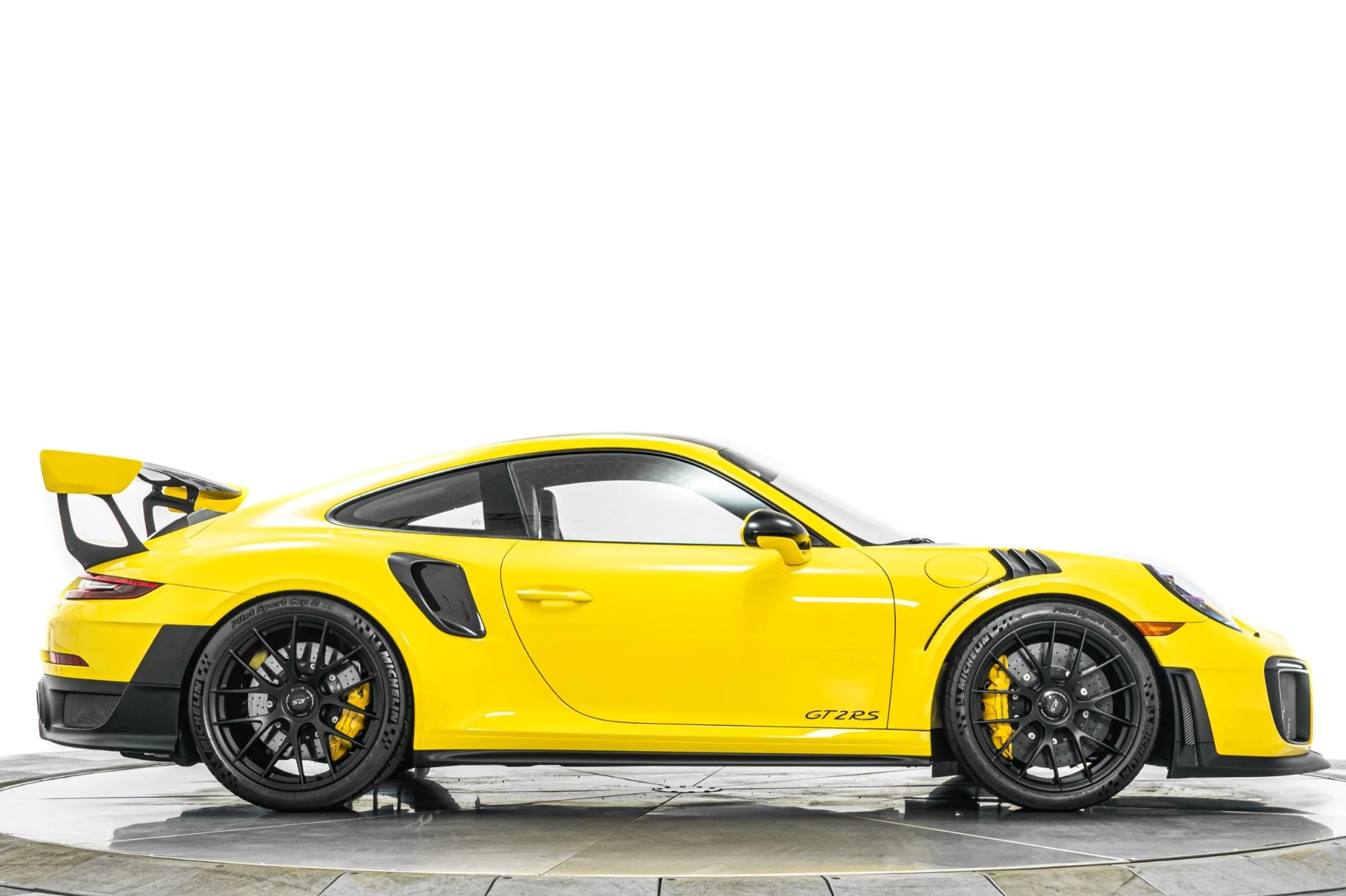 mph006_3833753684_Used_2018_Porsche_911_GT_2_RS_1780955380_6a0b30ed36