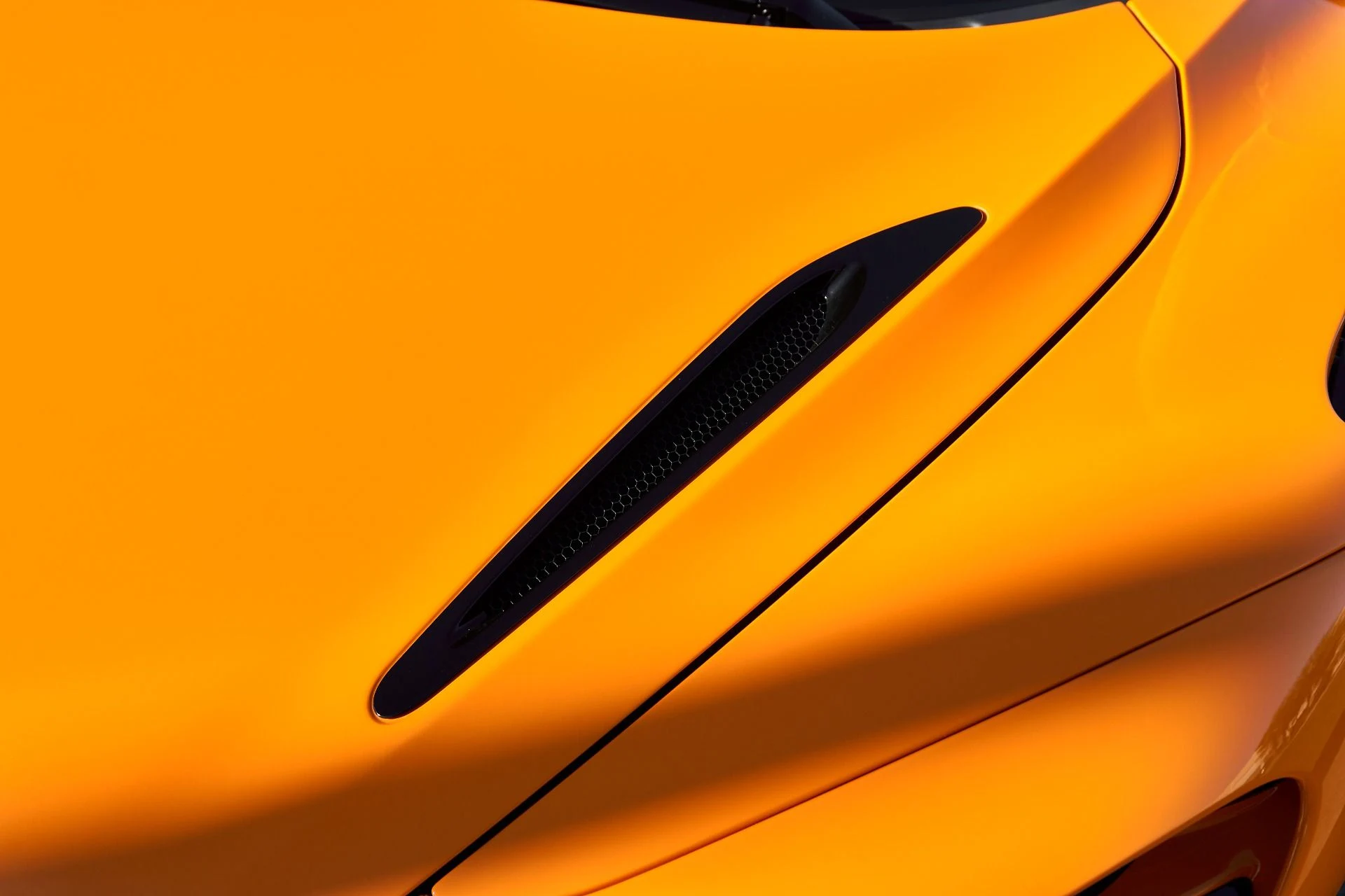 mph006_3844164601_Used_2024_Mc_Laren_750_S_1765410627_e7aee30b7d